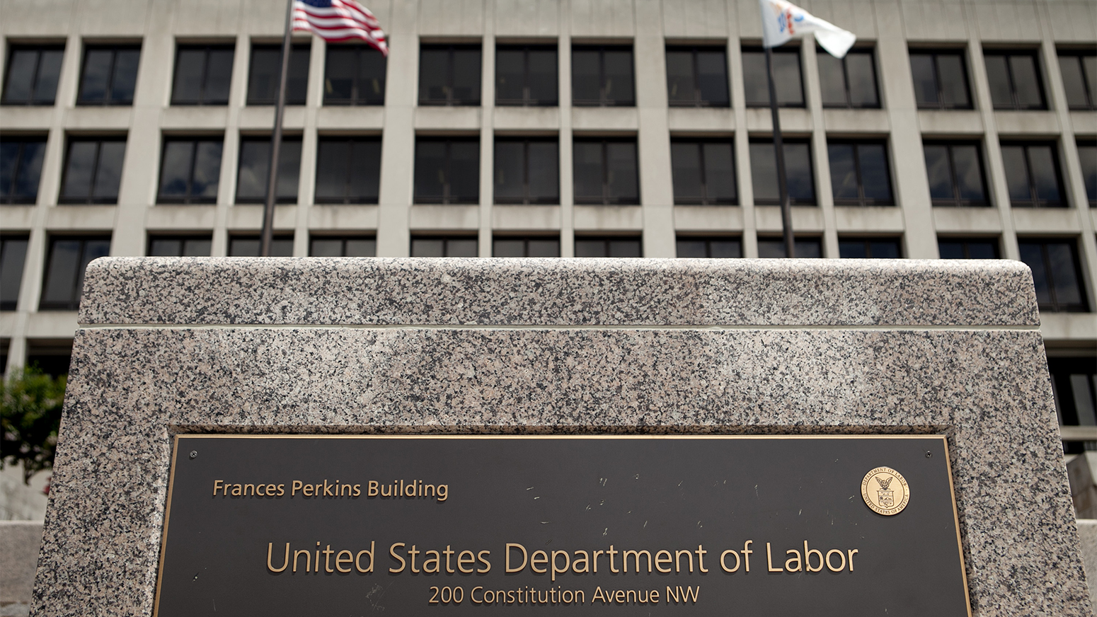 3 more groups call for DOL to scrap 401(k) alternatives proposal following AG pushback
