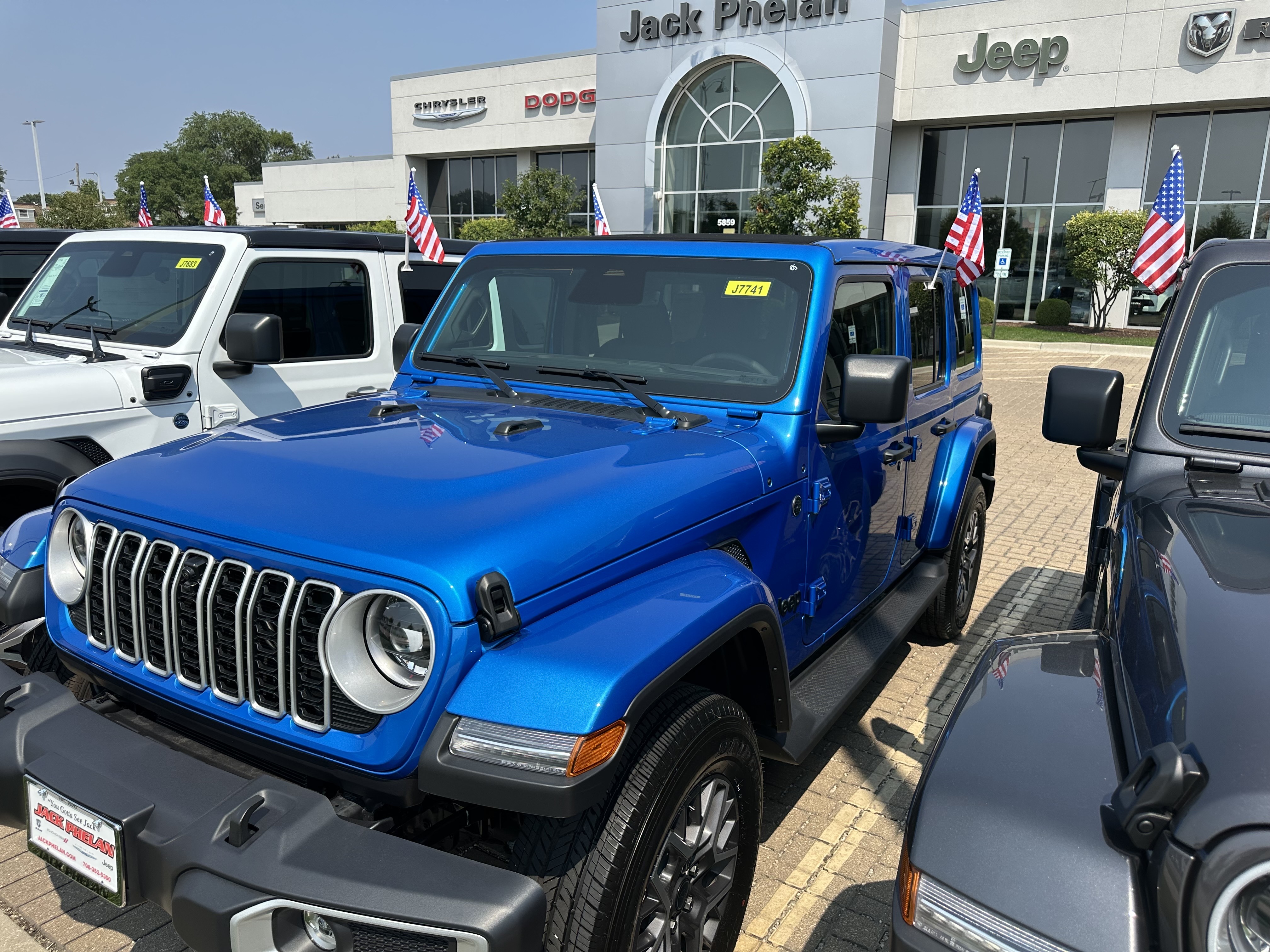 www.autonews.com