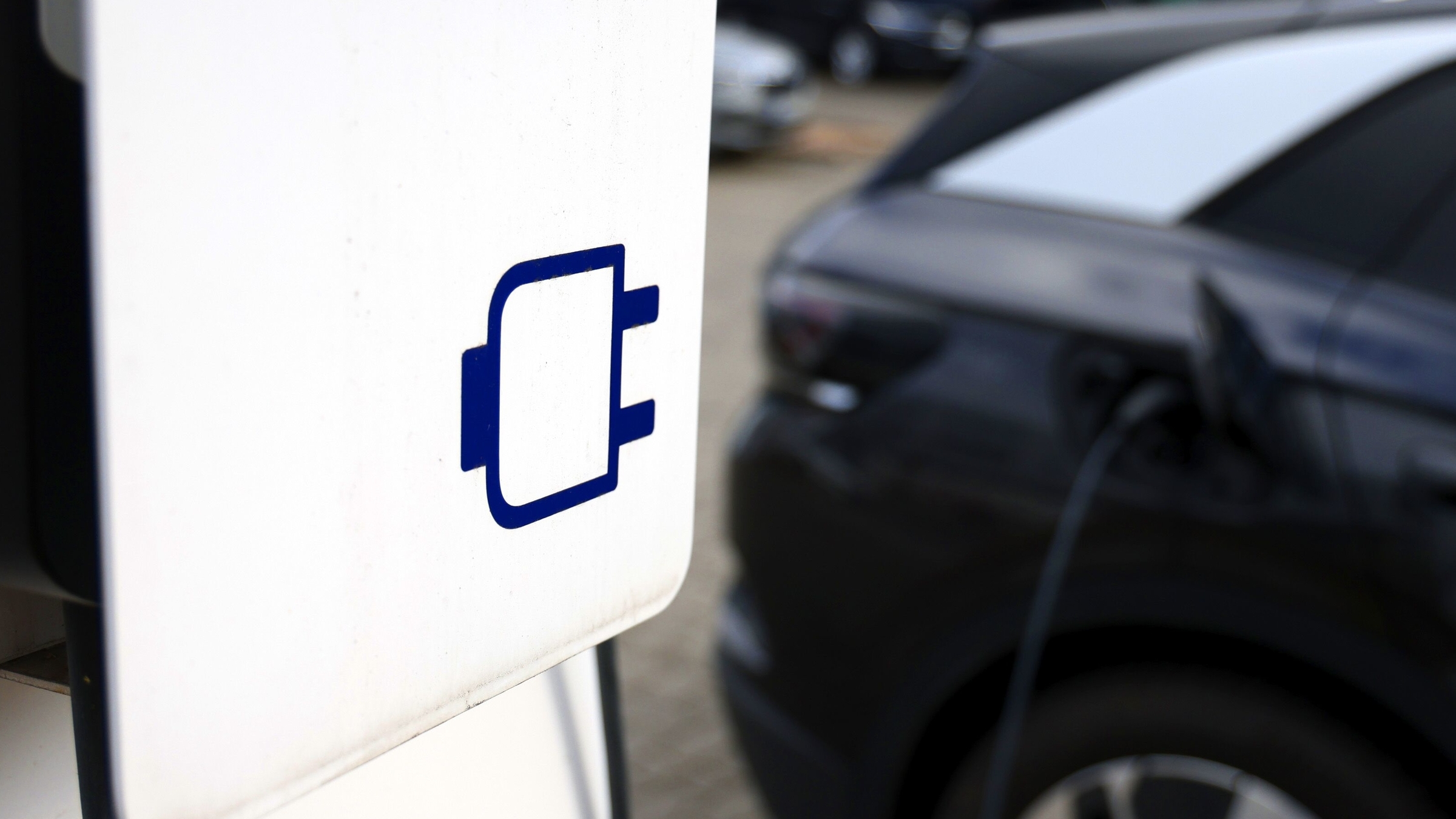 German importers lobby group sees EV incentives as key to sales growth in 2026