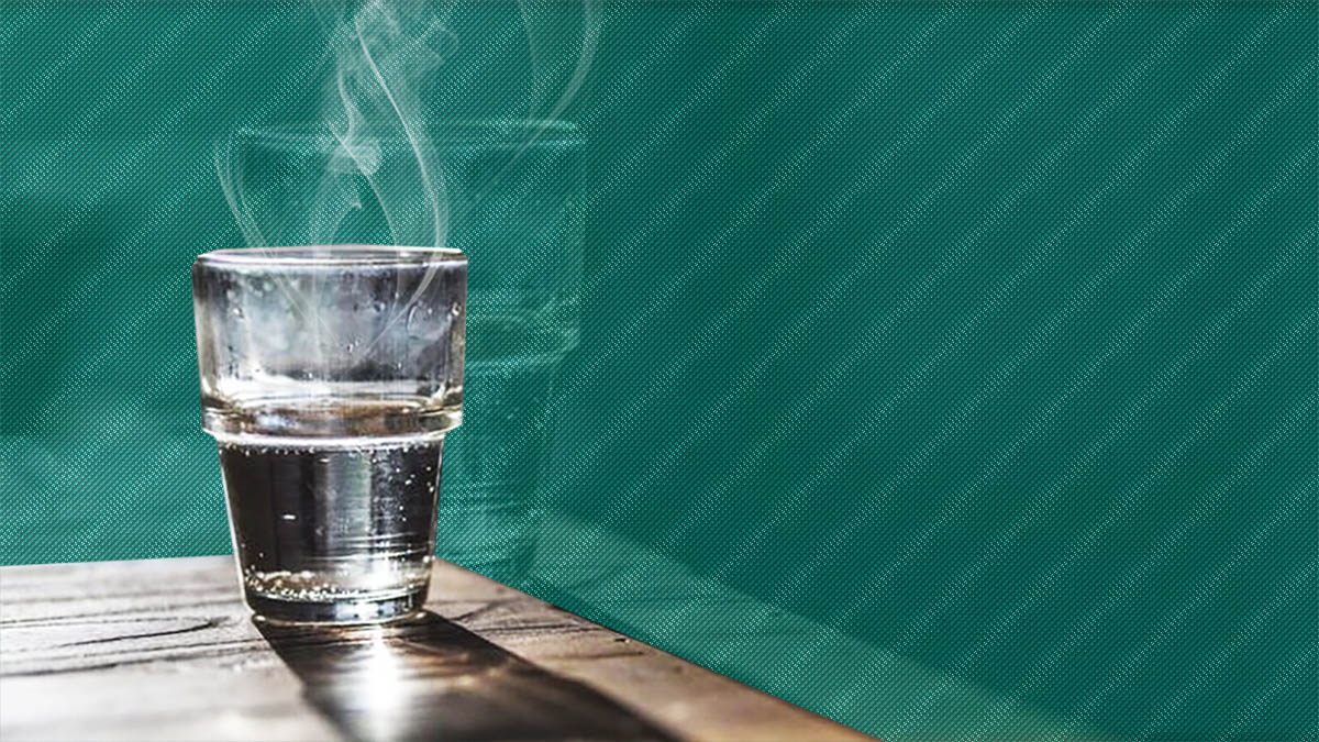 15 beneficios universales de beber agua tibia (y no sólo en ayunas)