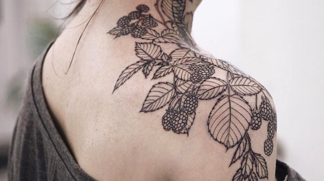 21 Sexy Designs To Make The Most Of A Shoulder Tattoo