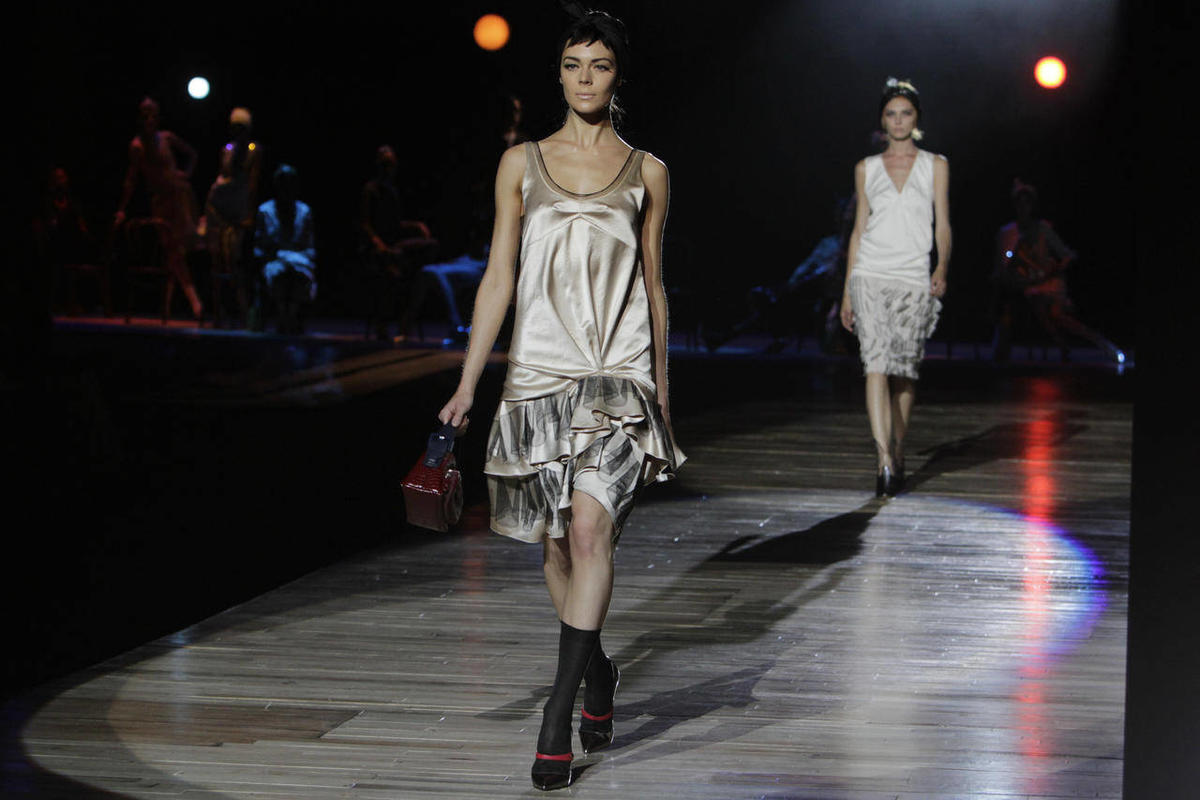 Fashion loosens up 1920s style Deseret News