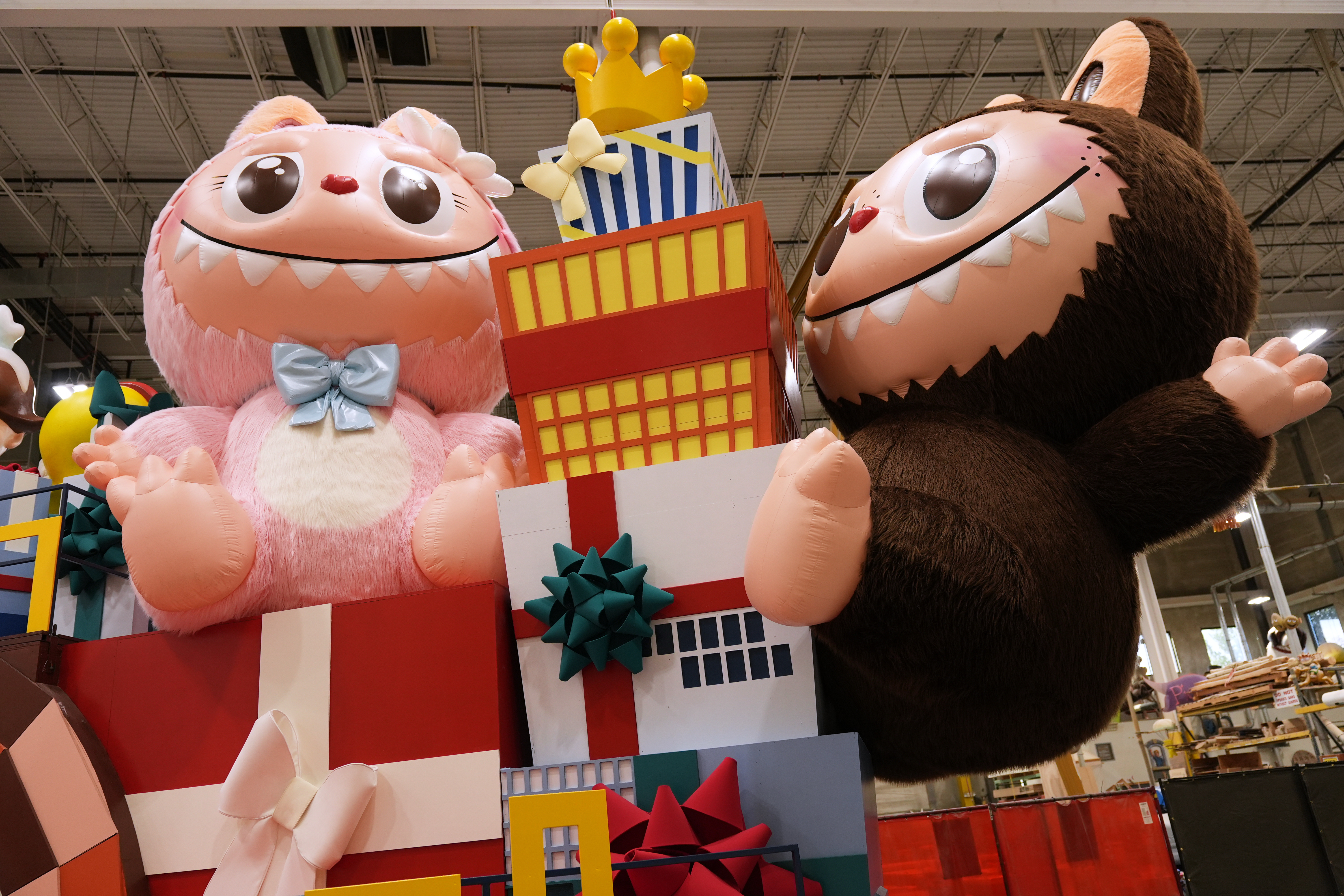 十三月紅夜 / Thank you dear my hype. Macy's parade to feature Labubu and 'KPop Demon Hunters' for the