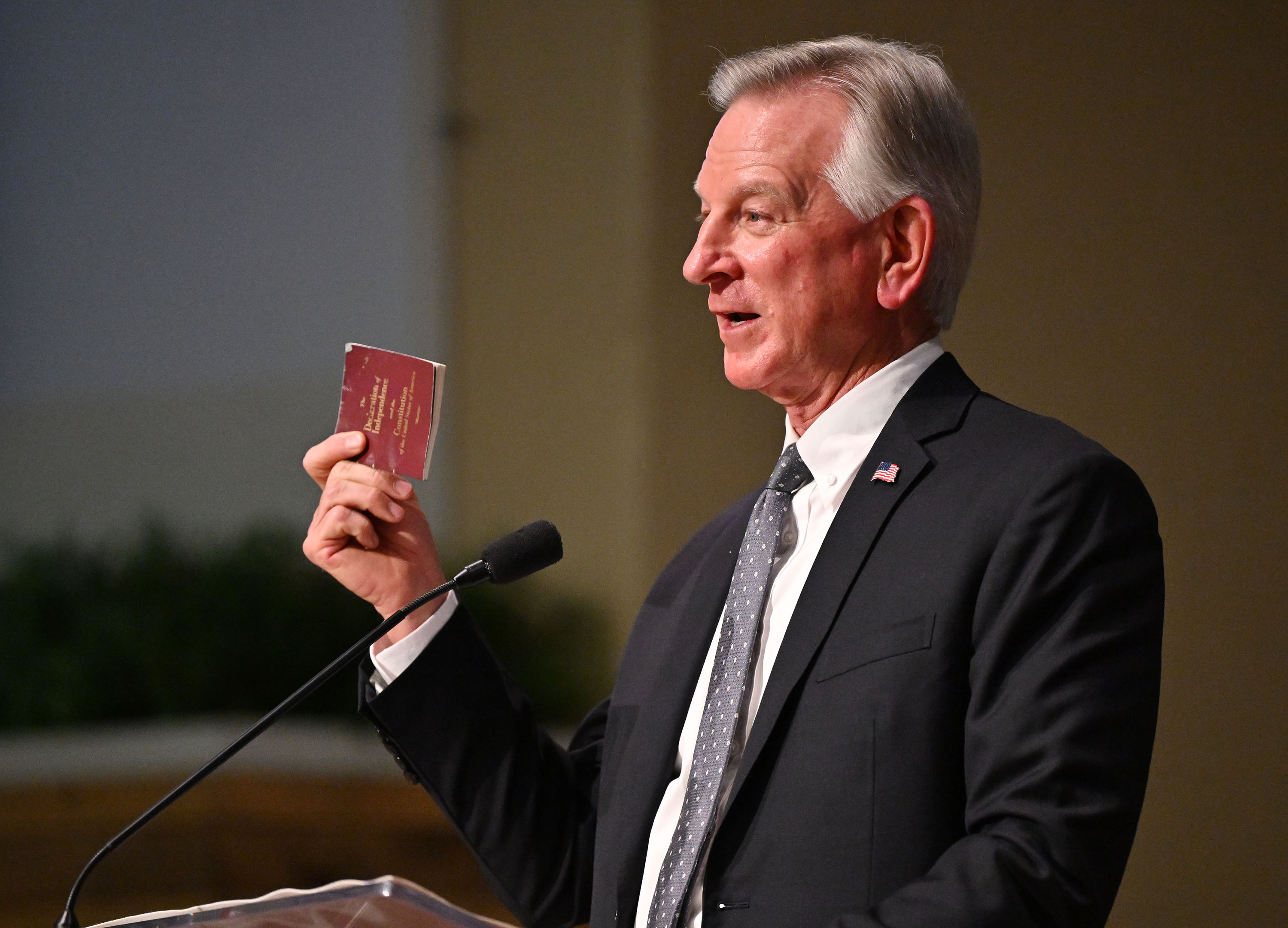 Should congressional leaders be able to trade stocks? – Deseret News