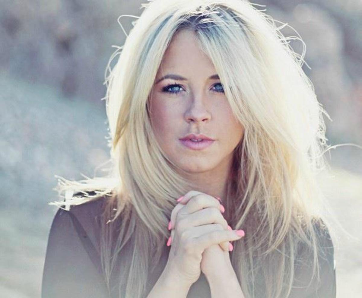 Faith and fame: Former 'Dancing With the Stars' pro Chelsie Hightower  shares her story – Deseret News, image size:1200x988