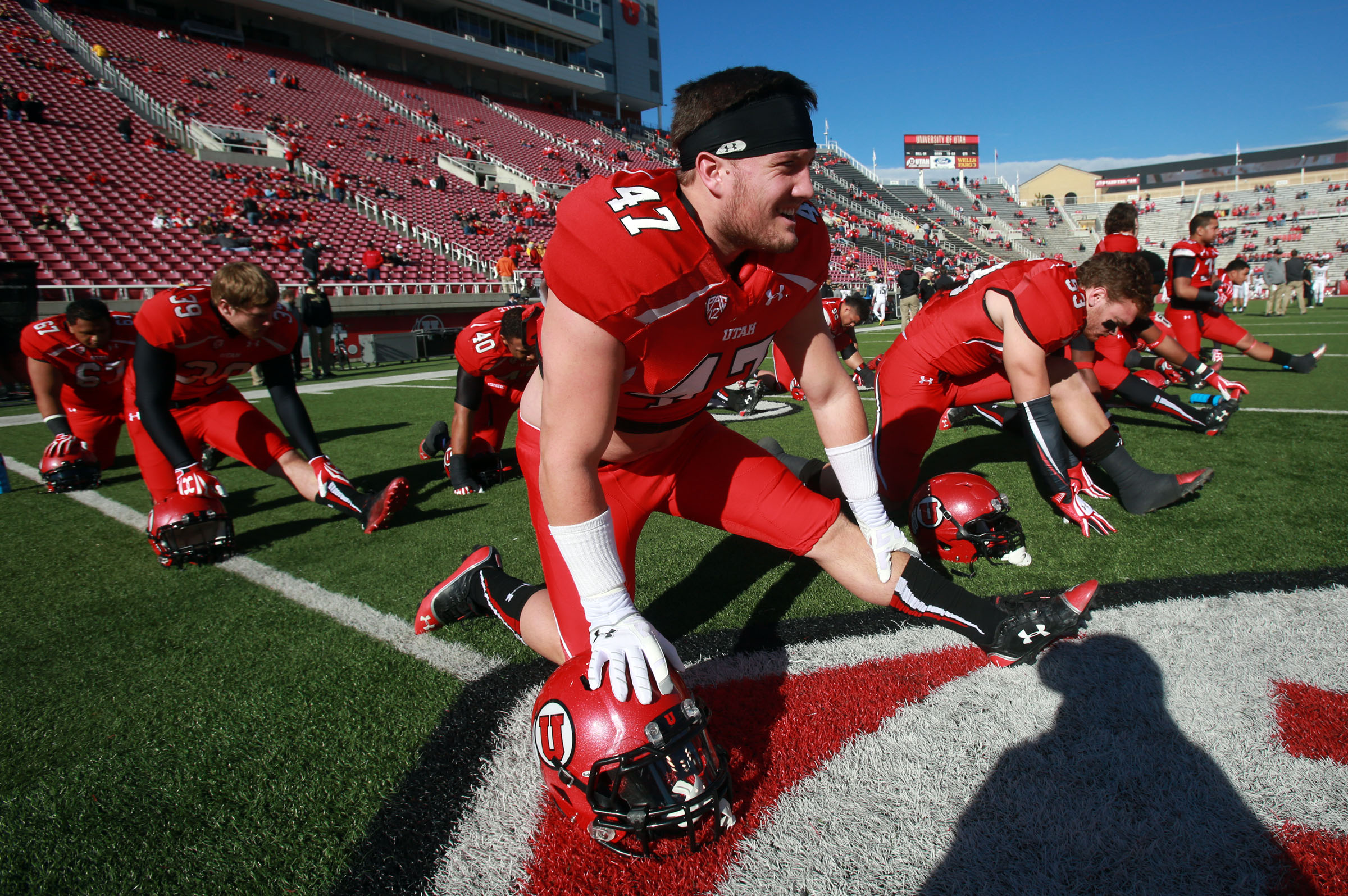 University of deals utah football