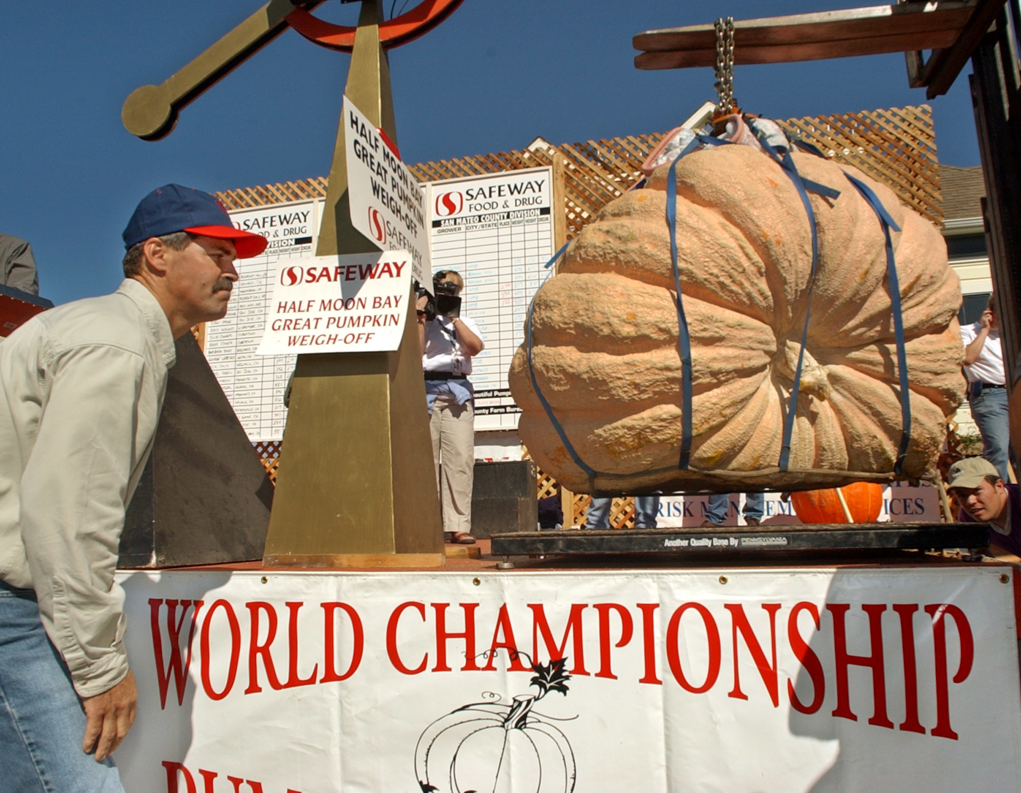 This man just won the world championship for pumpkin size. Here's