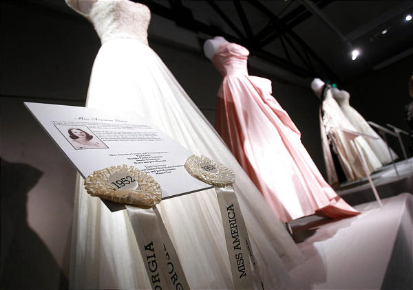 Dresses tell story of Miss America 1953  Deseret News