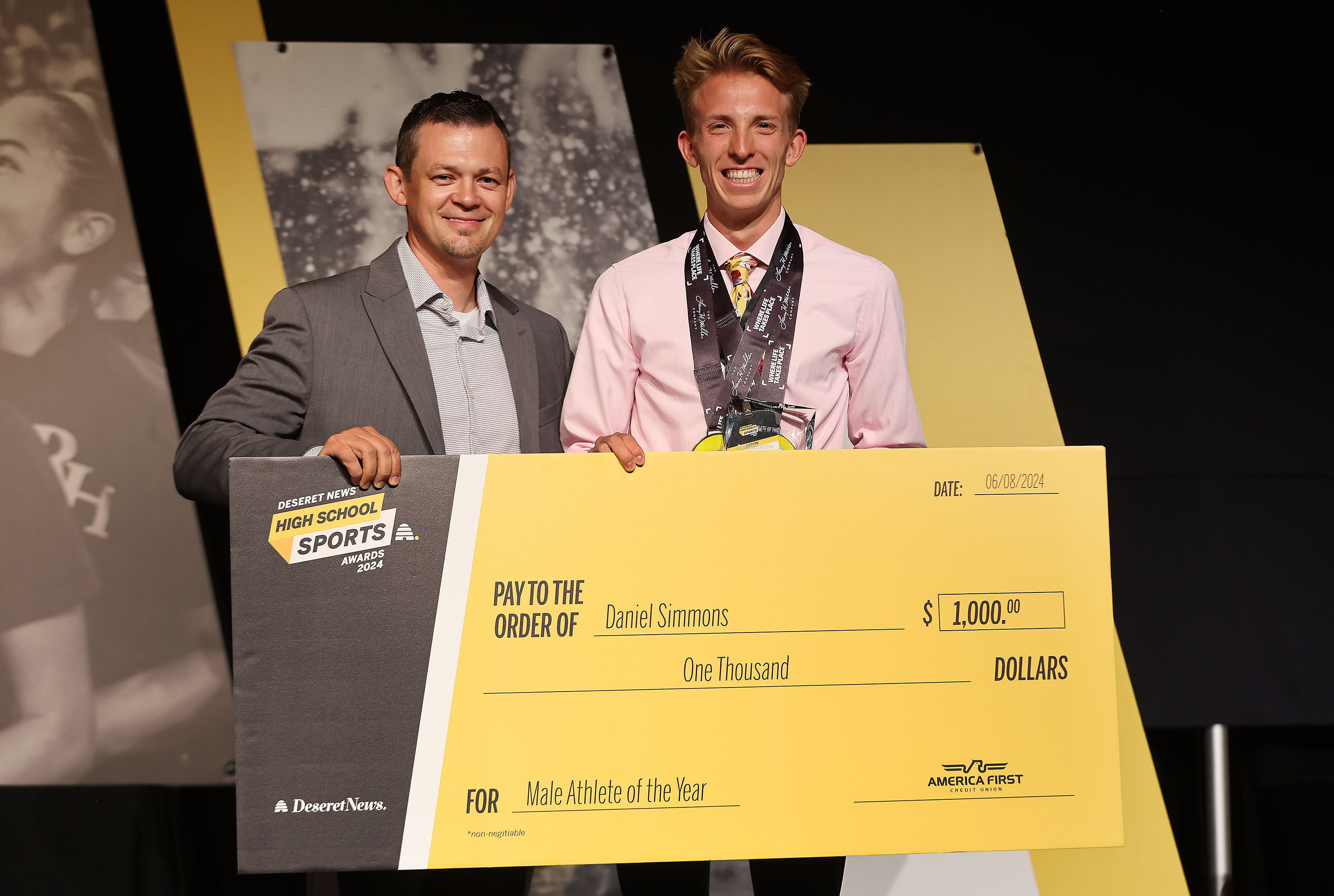 JoJo Siwa New York Fashion Week Scene Report, image size:3000x2016