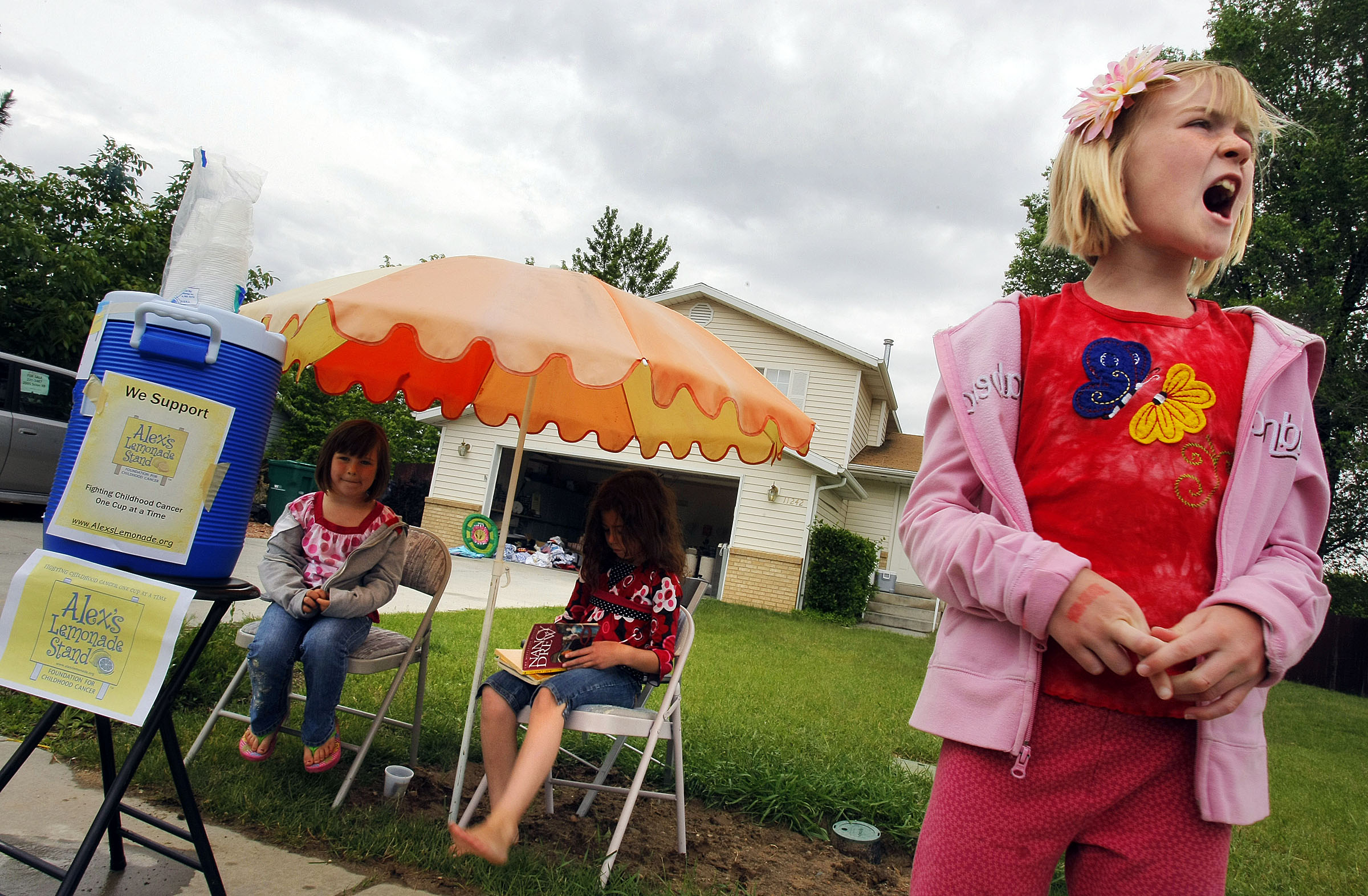 The ultimate guide for your kids’ summer lemonade stand