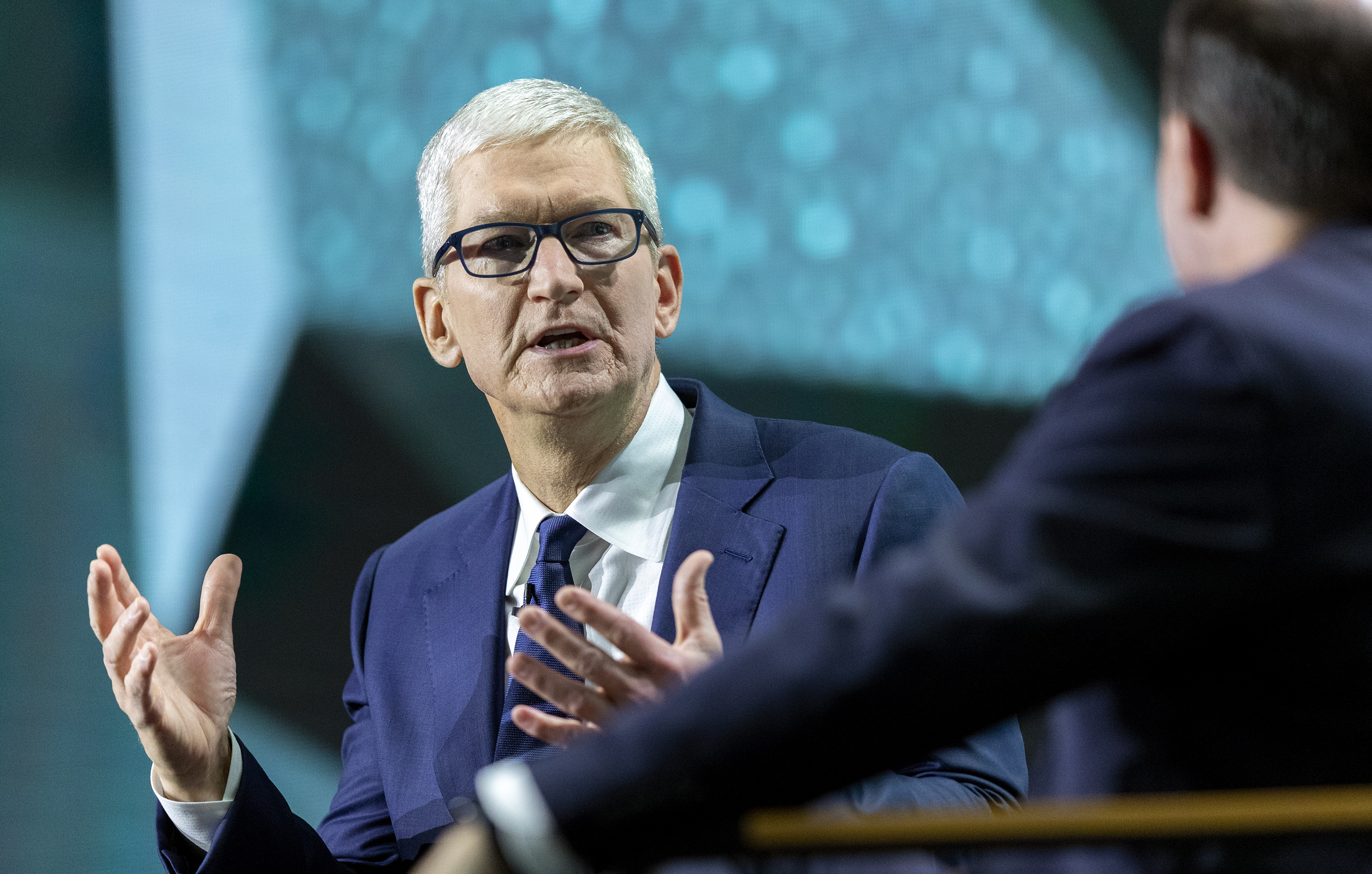 Does Apple CEO Tim Cook own cryptocurrency? Which one? – Deseret News