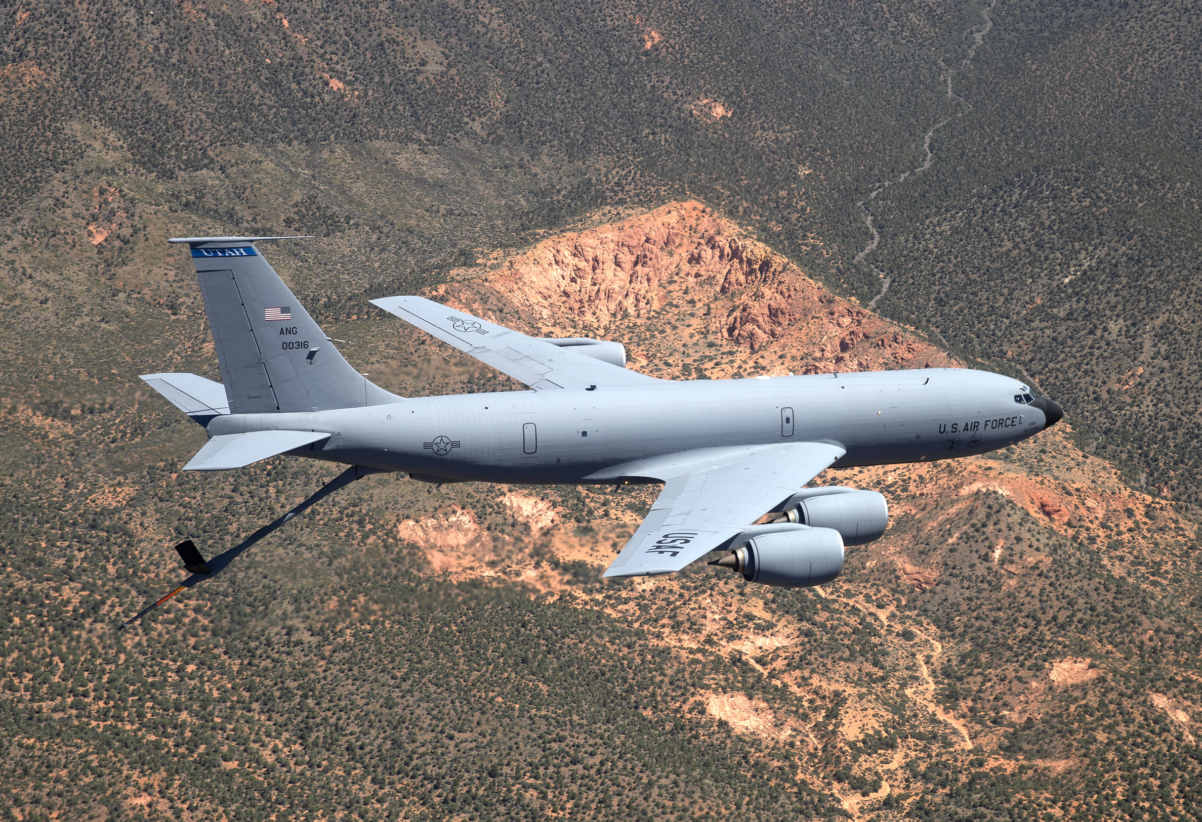 Latter-day Saint pilot tells about air refueling flyover – Church News