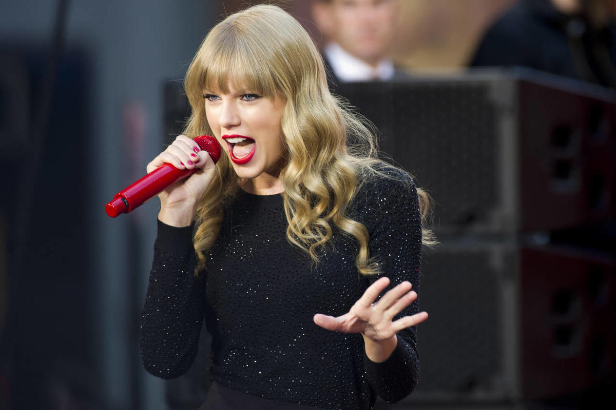 Taylor Swift buys .porn and .adult domain names to protect her body image –  Deseret News