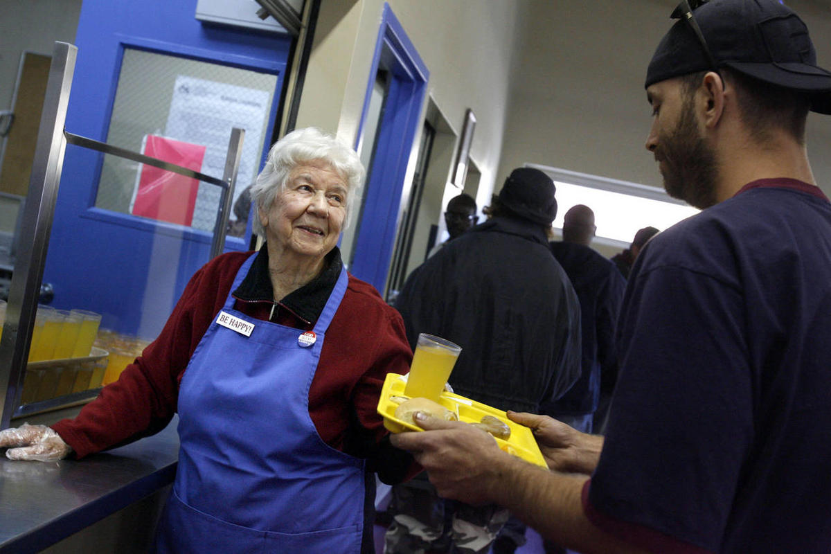 Lunch lady shares her service and compassion for more than 50 years –  Deseret News, image size:1200x800