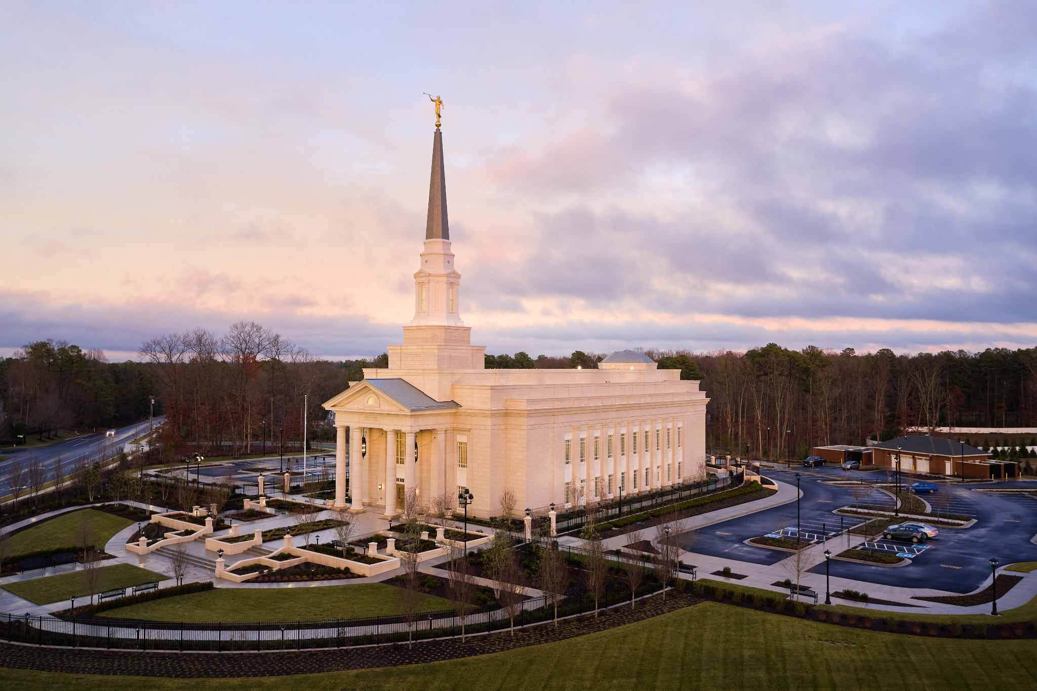 See how the Richmond Virginia Temple's design details its purpose