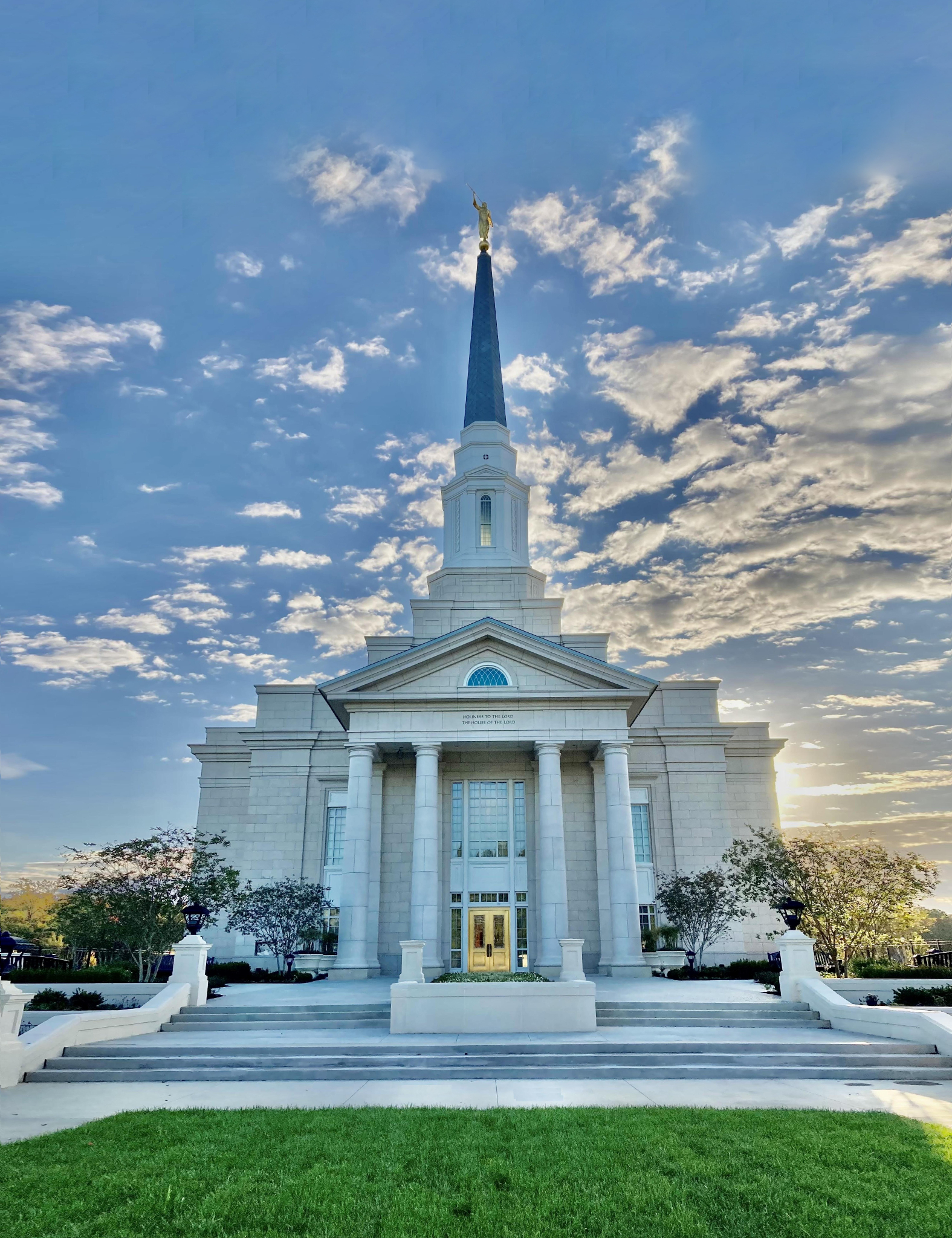 See how the Richmond Virginia Temple's design details its purpose