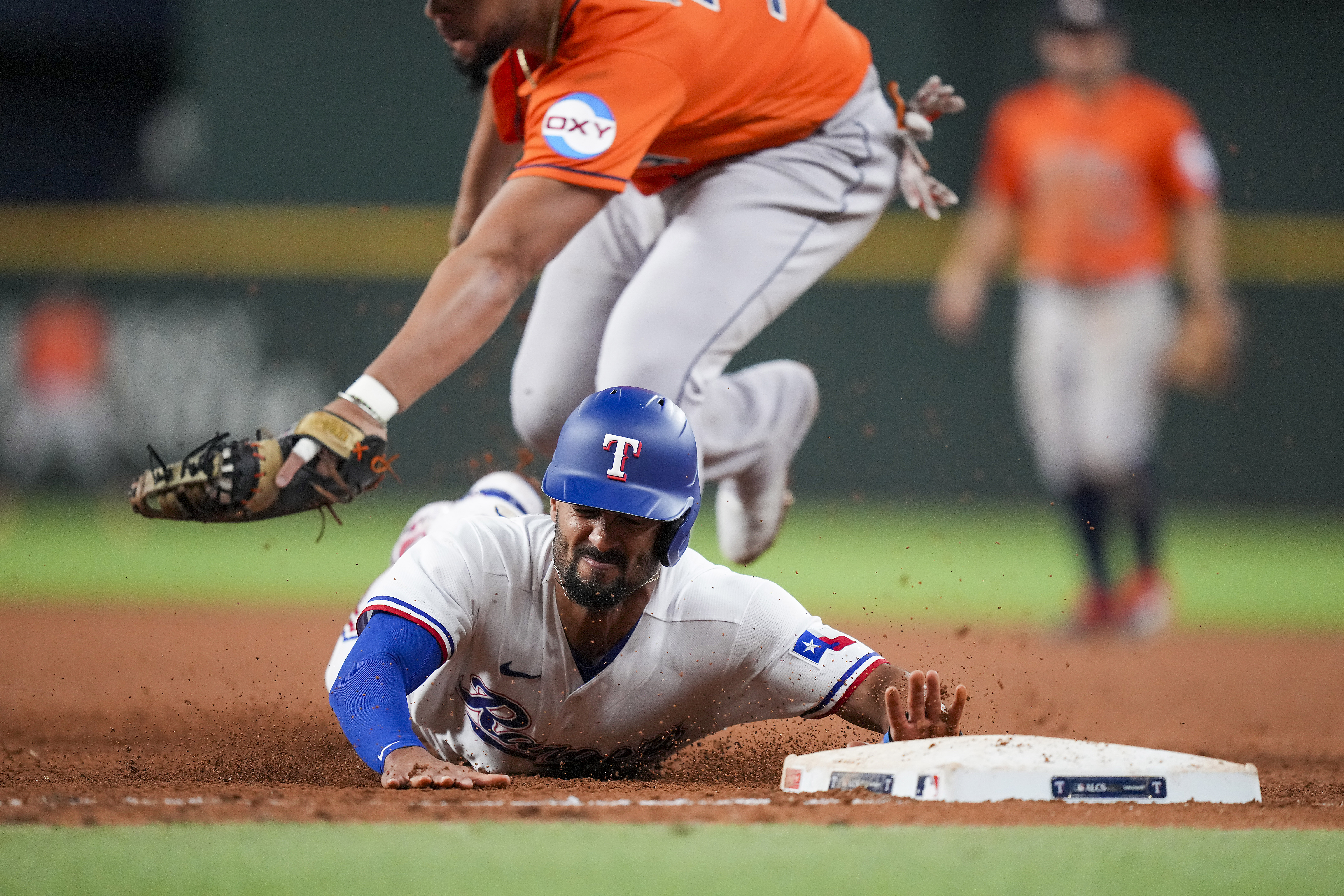 Reds rout Dodgers 10-3, Archives