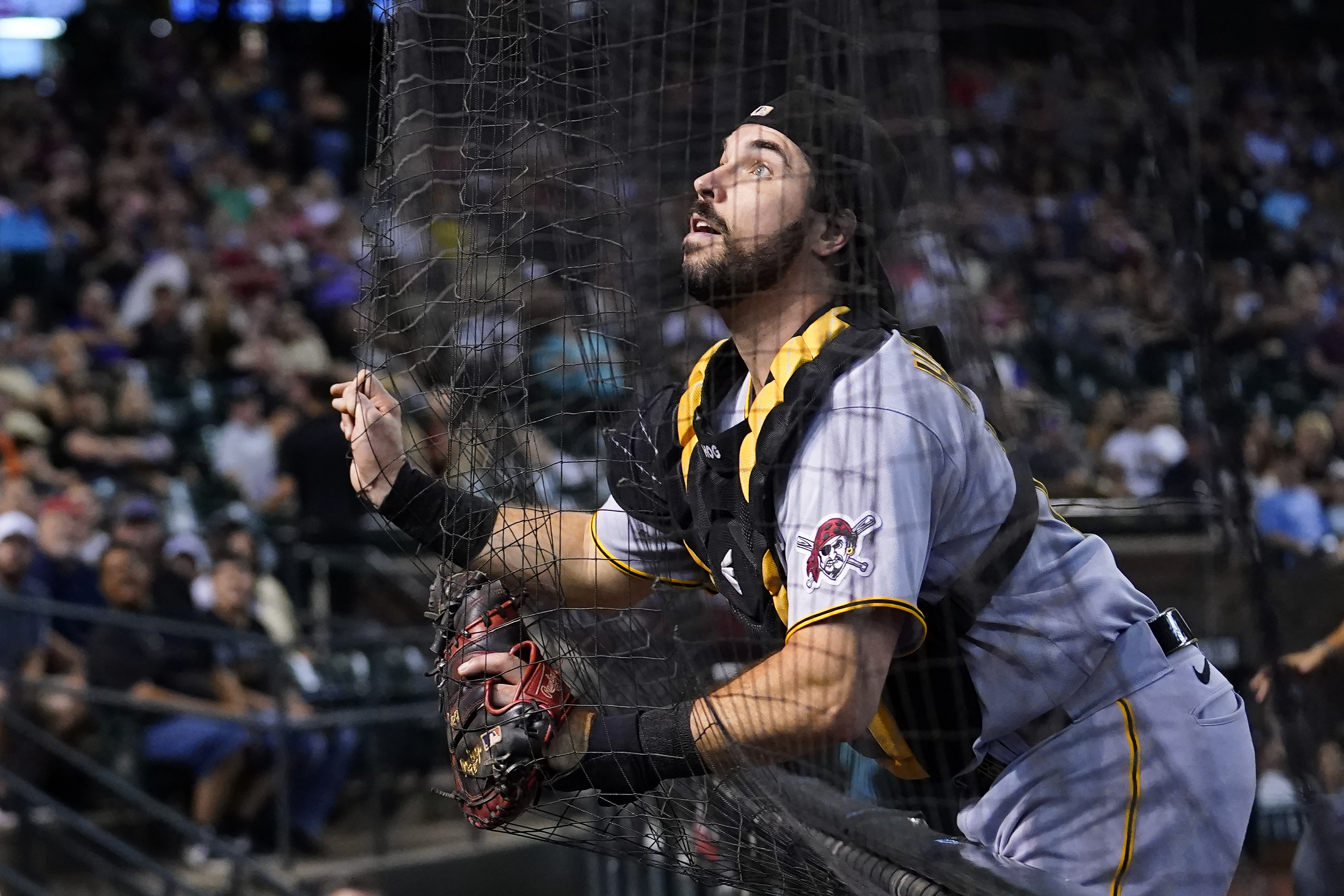 Rangers make move for Pirates catcher Austin Hedges in final hour