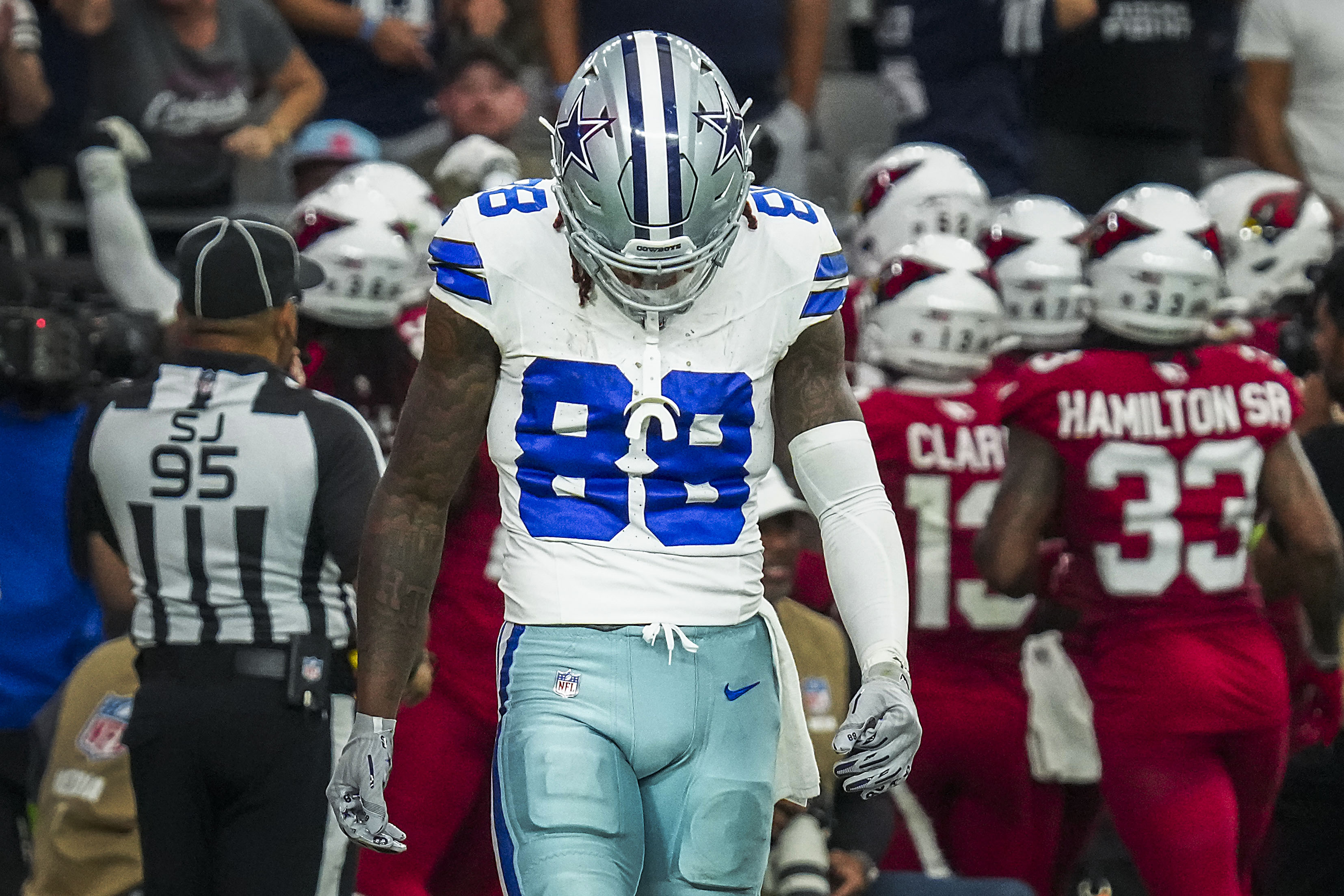 Cowboys' LT Tyron Smith (knee) may not play vs. Cardinals despite