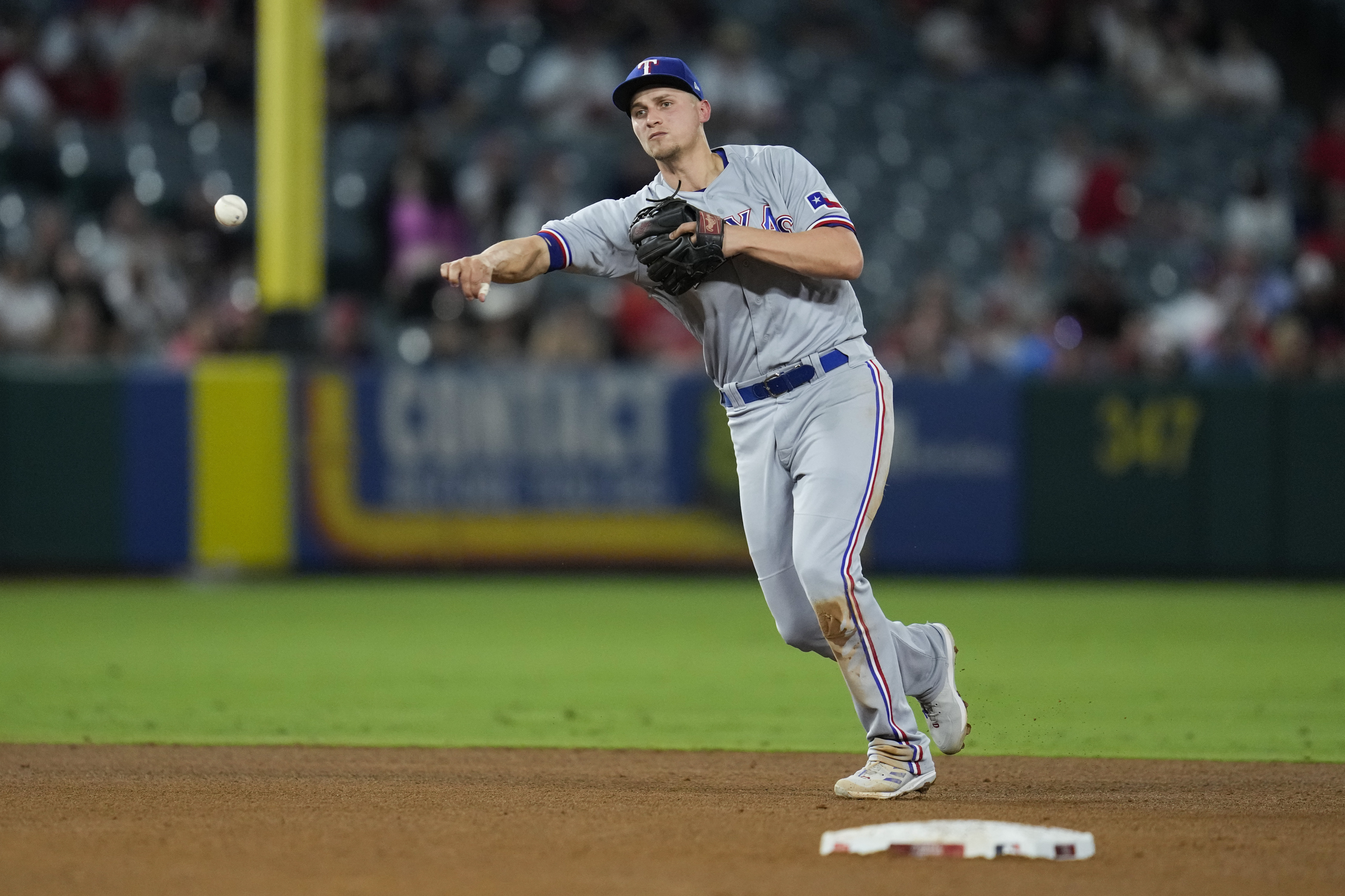 Rangers' Corey Seager leaves game vs. Angels with right forearm contusion
