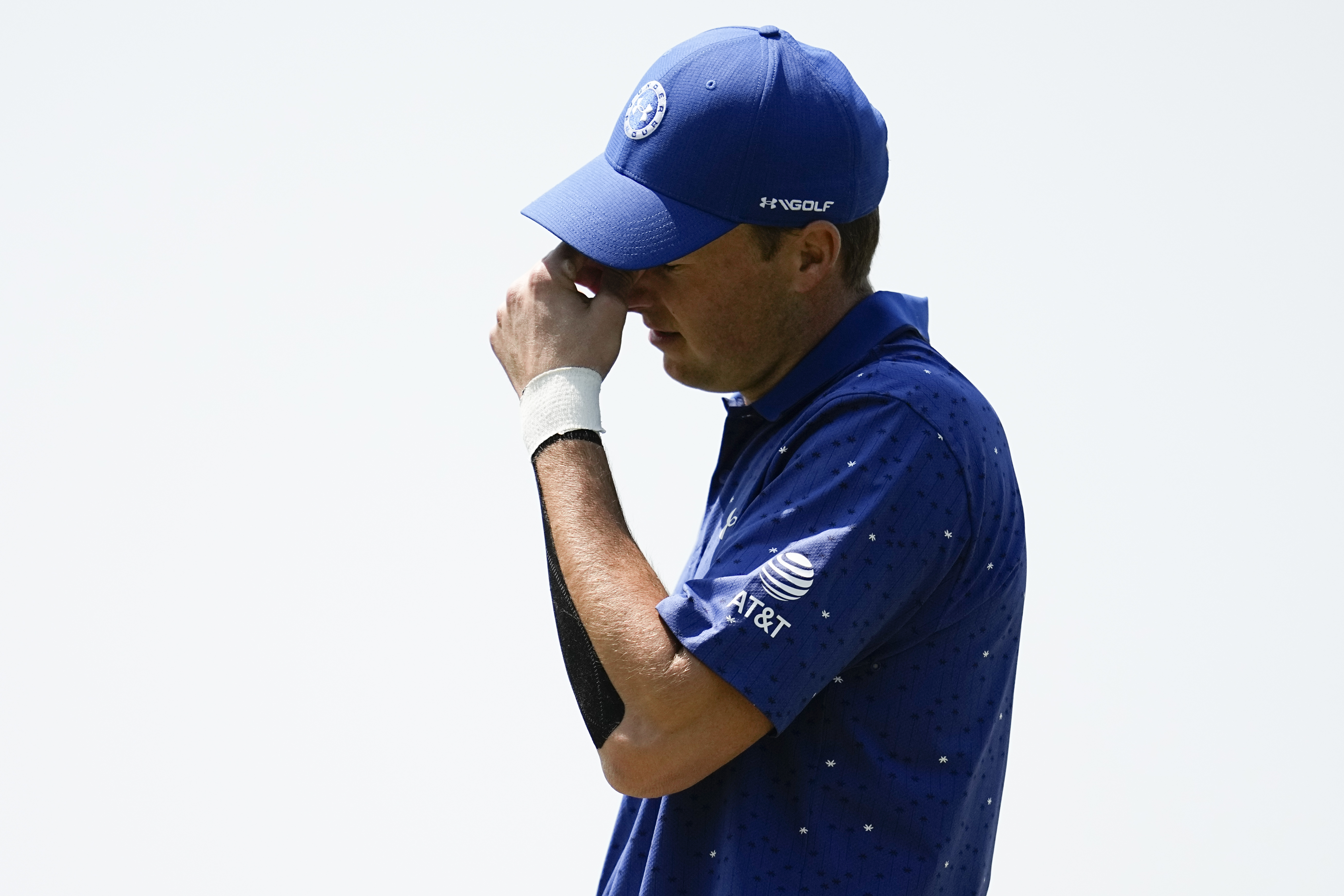 Watch Jordan Spieth gets out to rough start in third round of PGA Championship