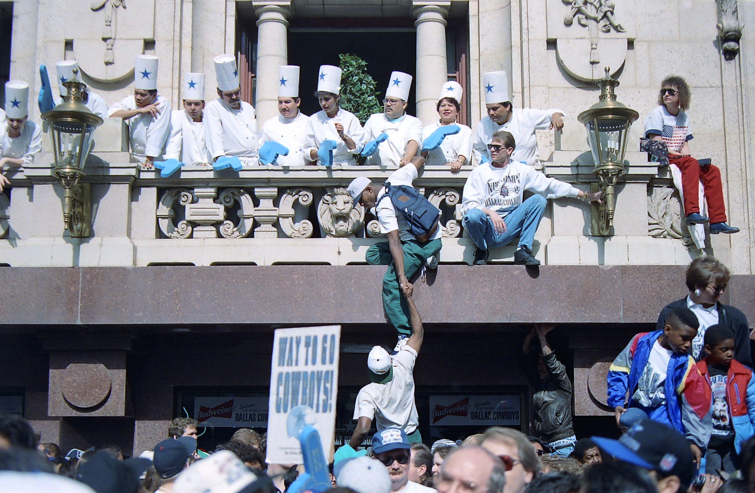 Arrests, fire and celebration: Inside the 'crazy' 1993 Dallas Cowboys Super  Bowl parade