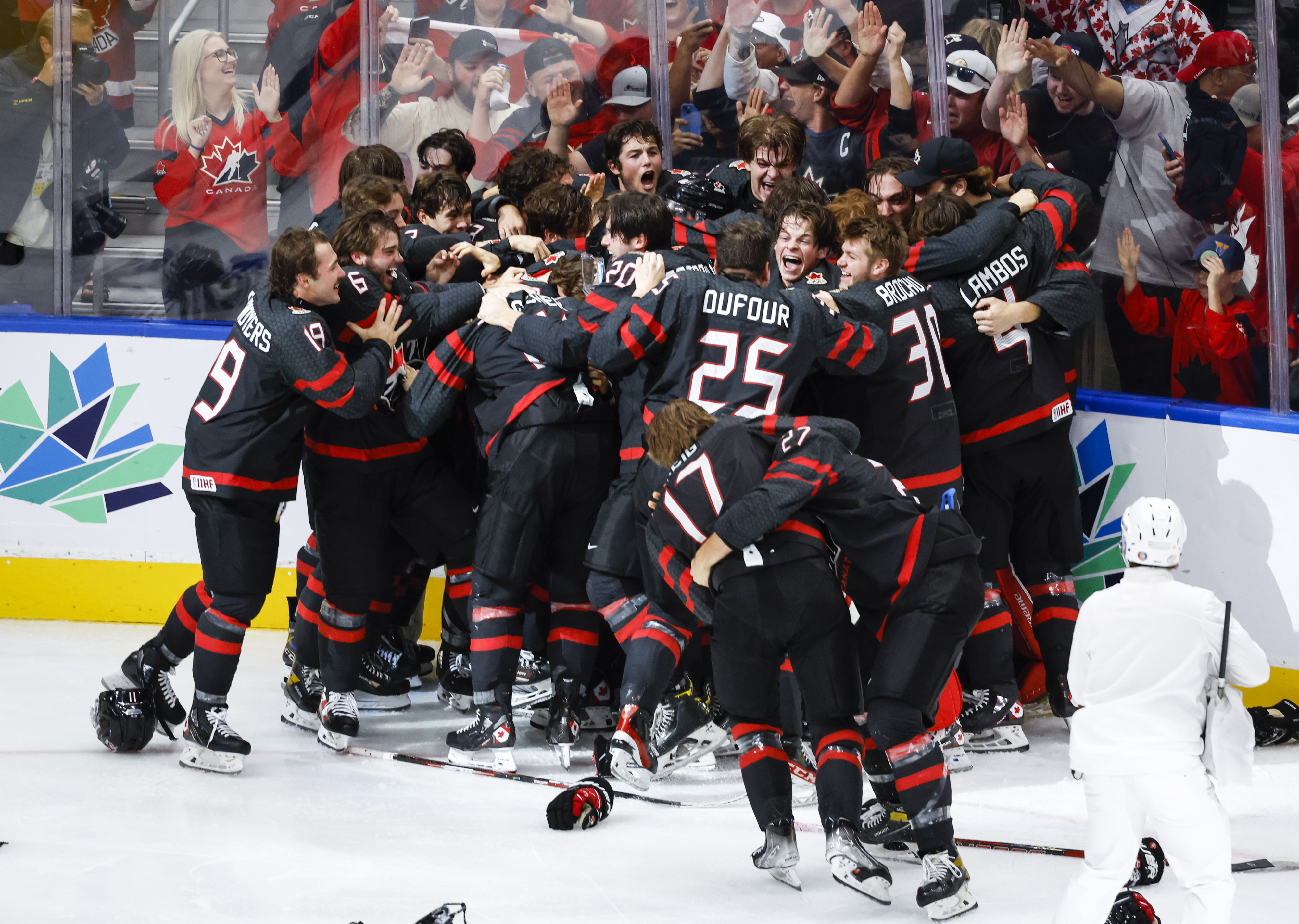 Overtime goal (with assist from a Stars prospect) wins junior hockey gold for Team Canada