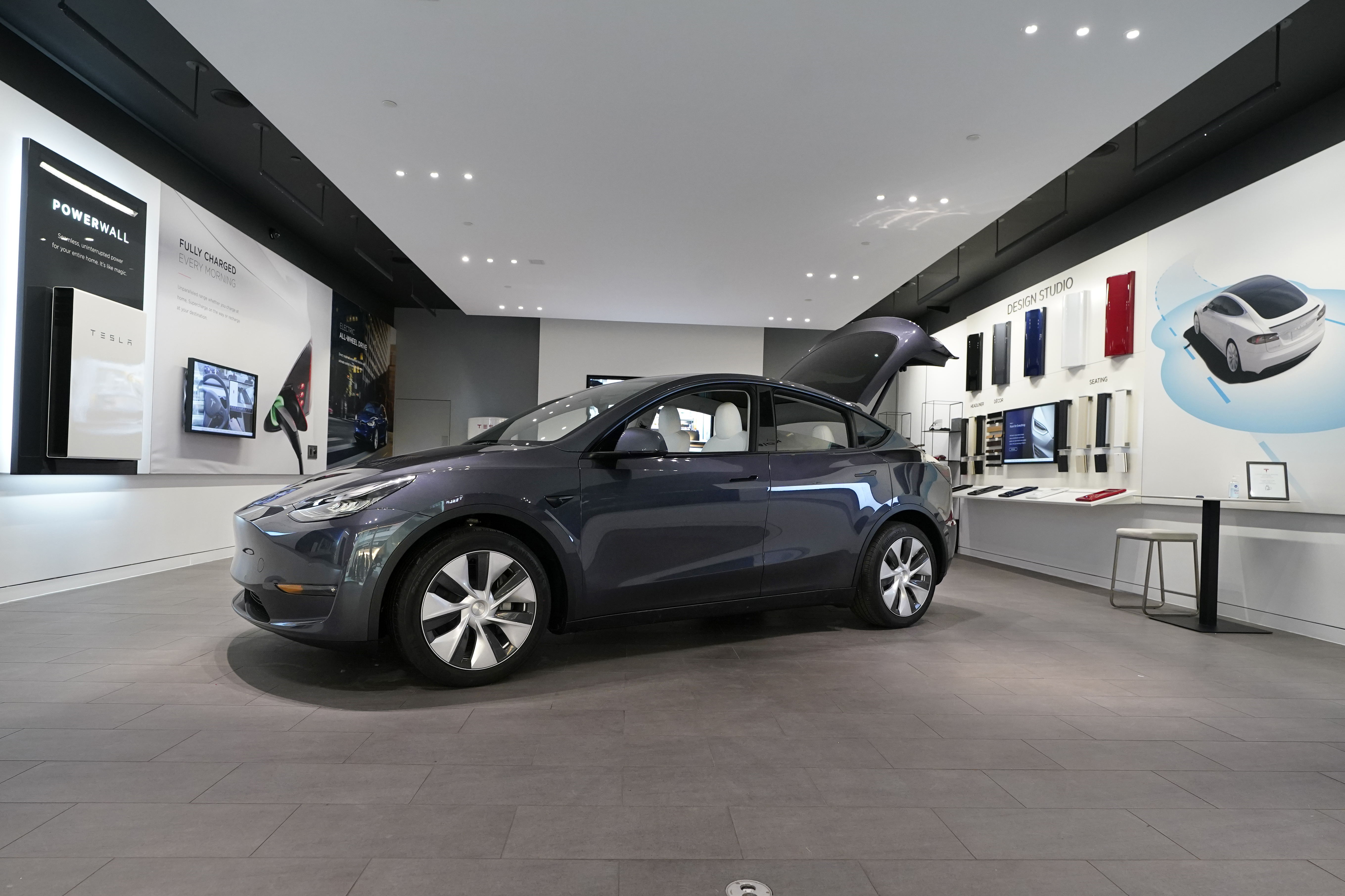 Tesla Model Y Dual Motor AWD Long Range $45560 + $7,500 Federal Tax Credit  (For Qualifying Buyers) in Investory