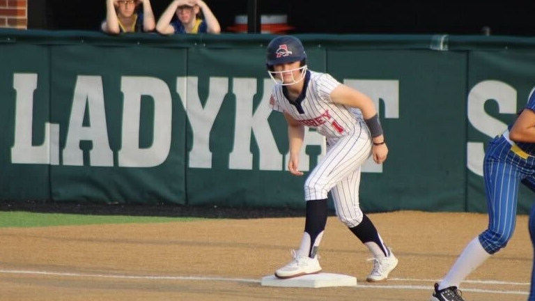 Softball Coach of the Year: Blythe guided young Urchins to title, High  school sports