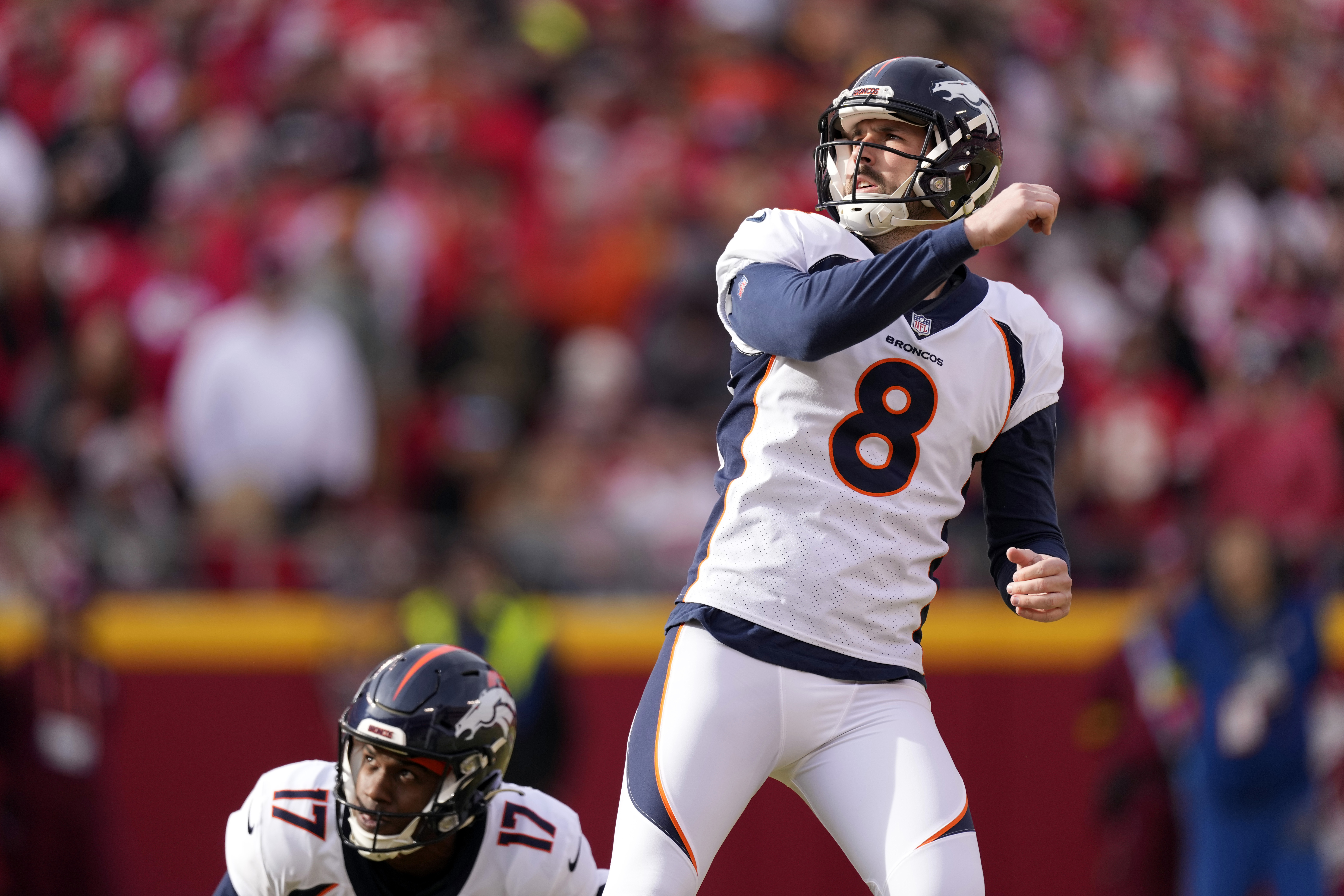 Broncos sign kicker Brett Maher