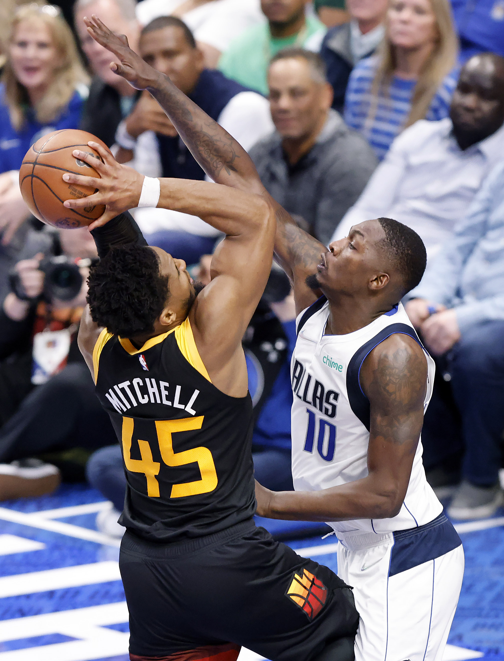 Photos: Hold the pose! Mavs forward Dorian Finney-Smith hits a 3 ...