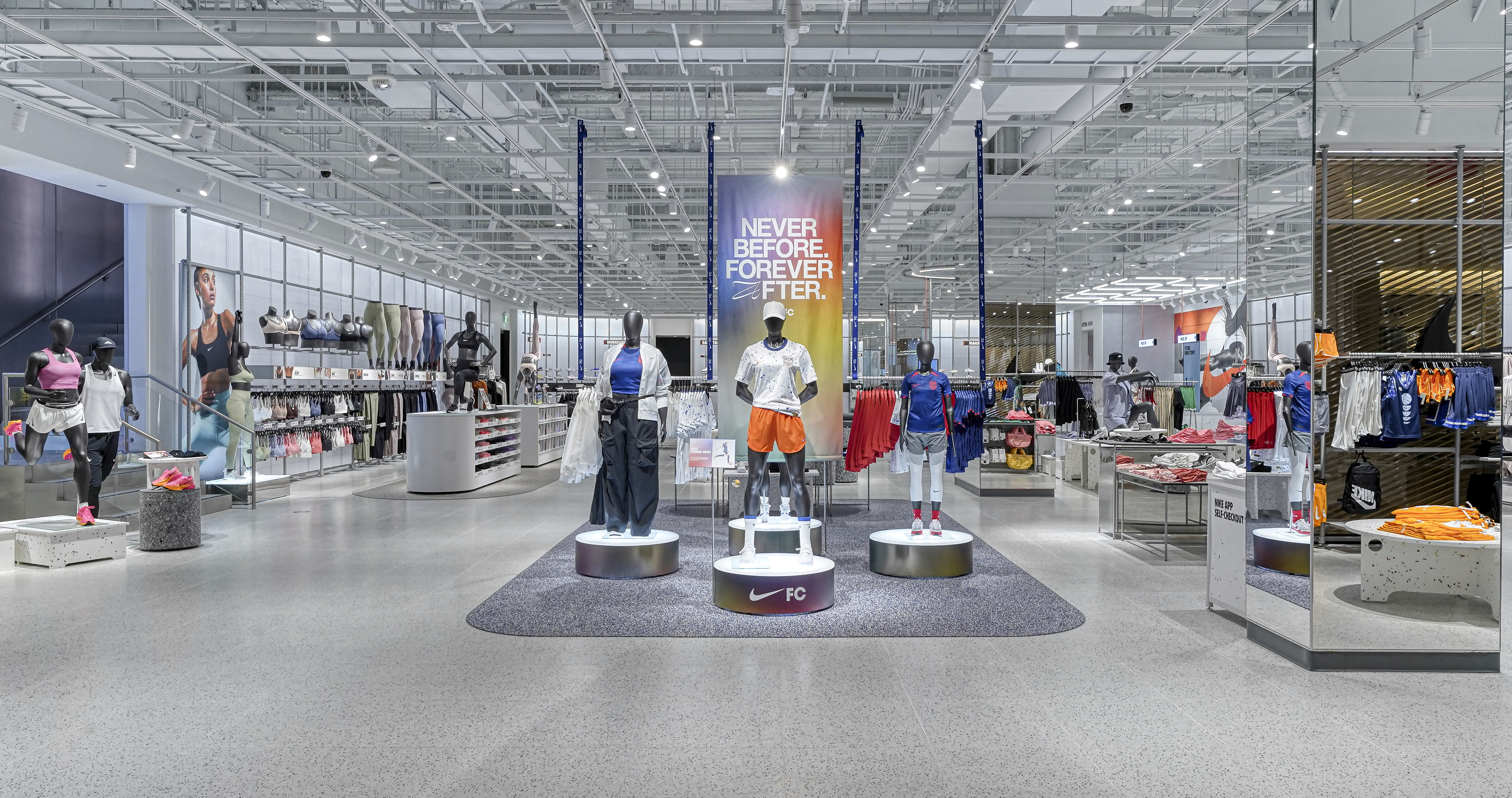 Catastrofe Beperken Recensie First look at the Nike Rise two-level store now open at NorthPark Center in  Dallas