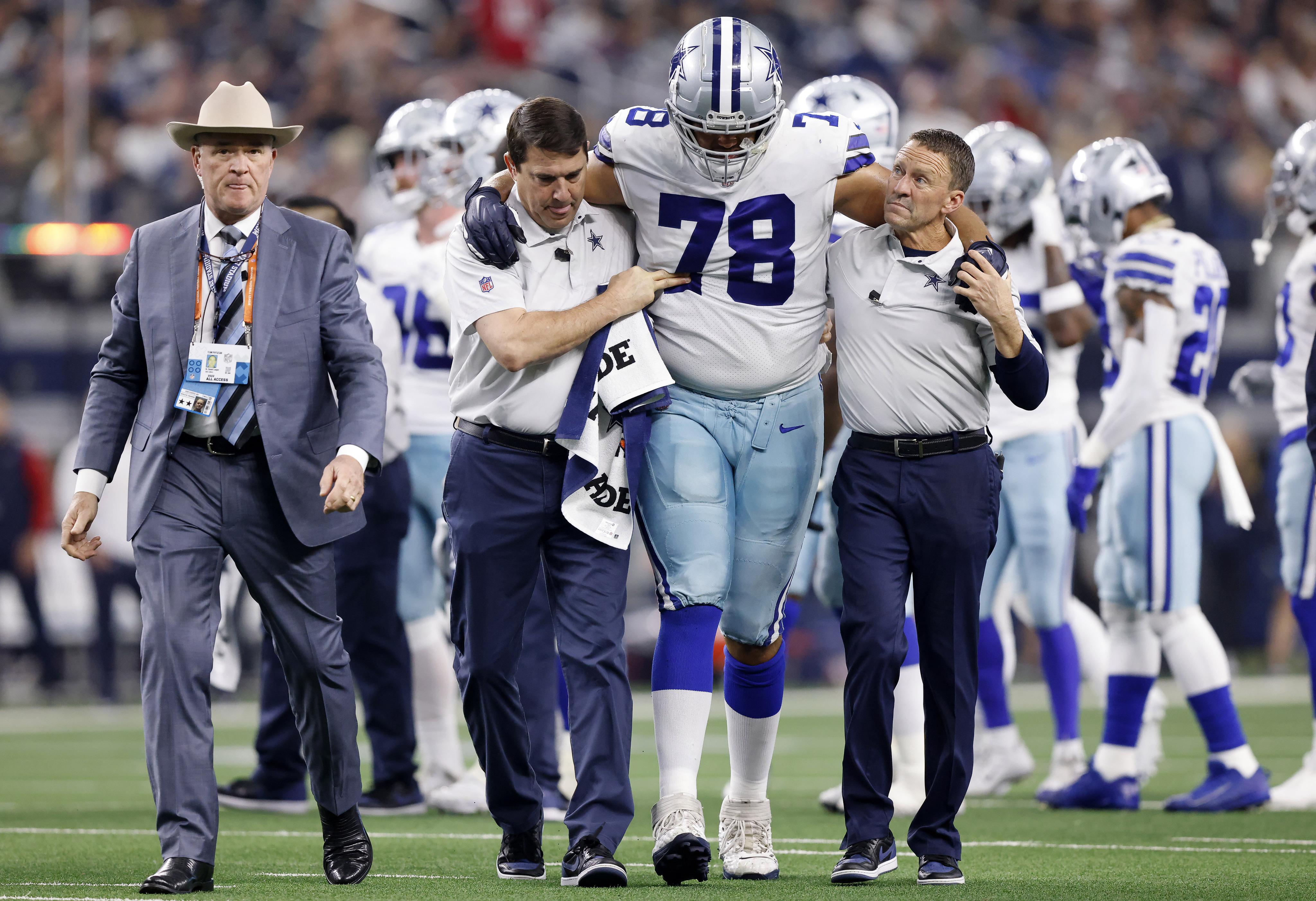 Dallas Cowboys right tackle Terence Steele to undergo MRI