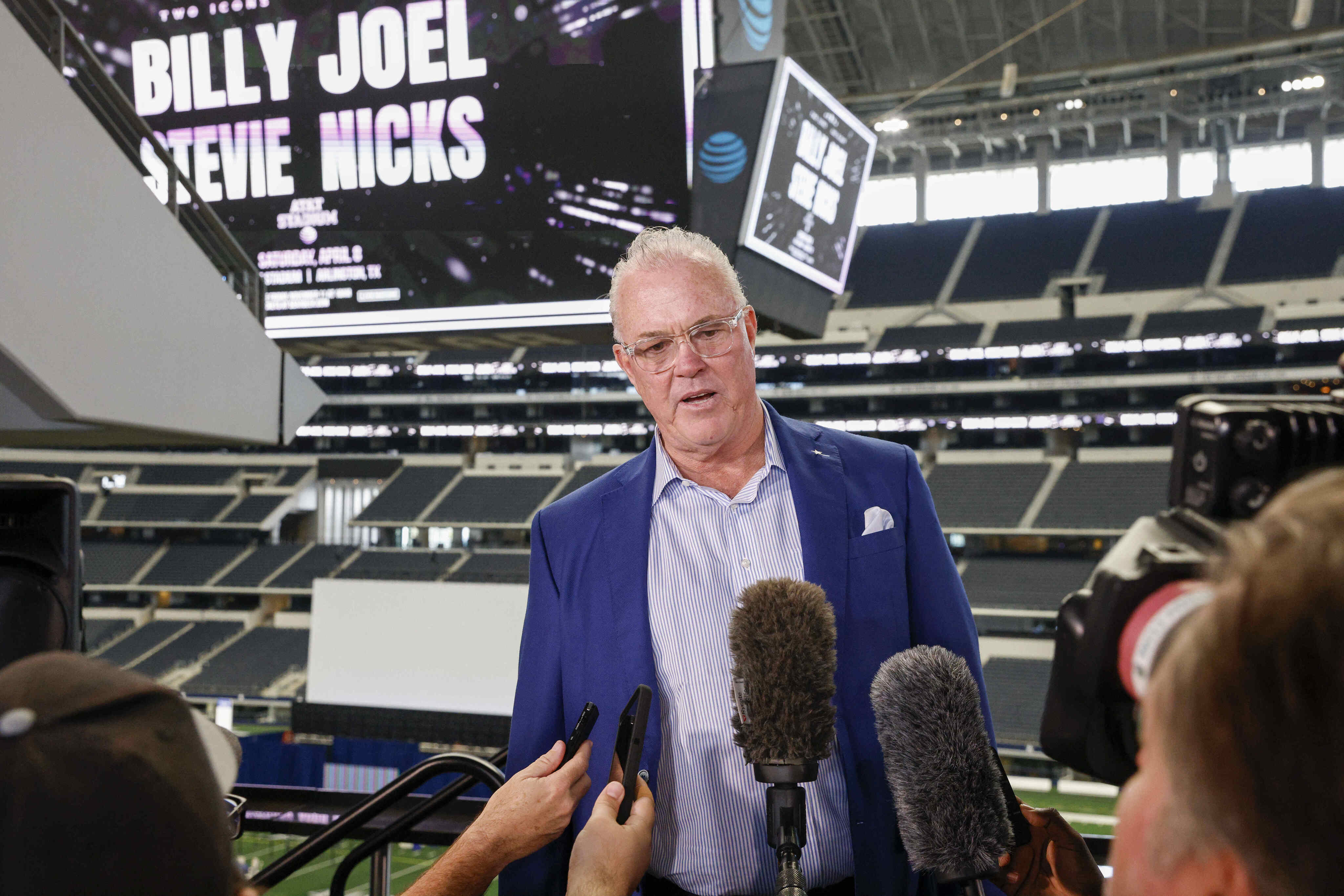 Stephen Jones talks losing WR Michael Gallup, Cowboys-Cardinals officiating  and more