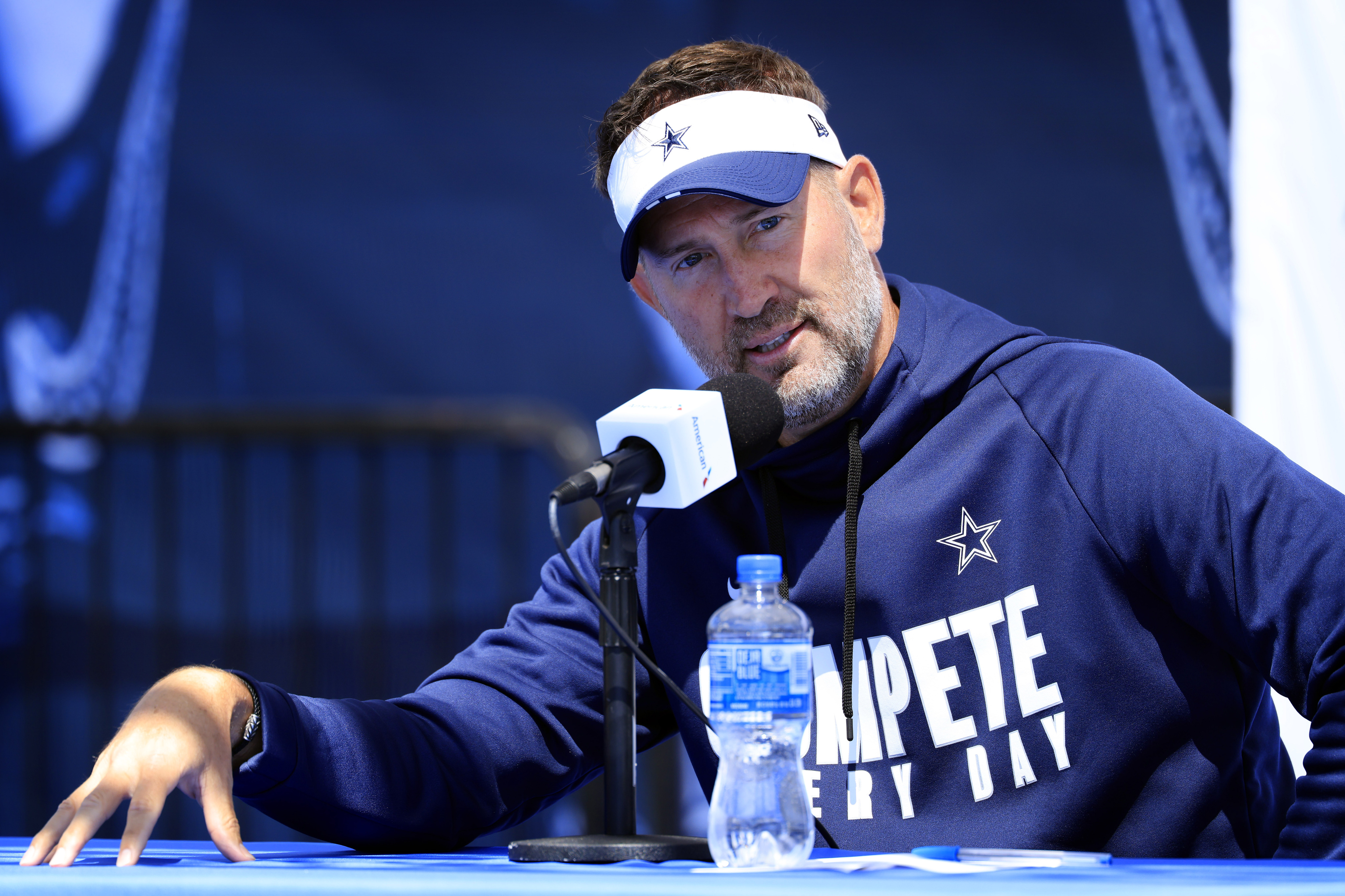 BREAKING: Micah Parsons and his Dallas Cowboys teammates sent a lengthy message of support, along with a "special gift" they had prepared to send to the coach's family following Brian Schottenheimer heartbreaking announcement about...See more 👇👇 - Winunie