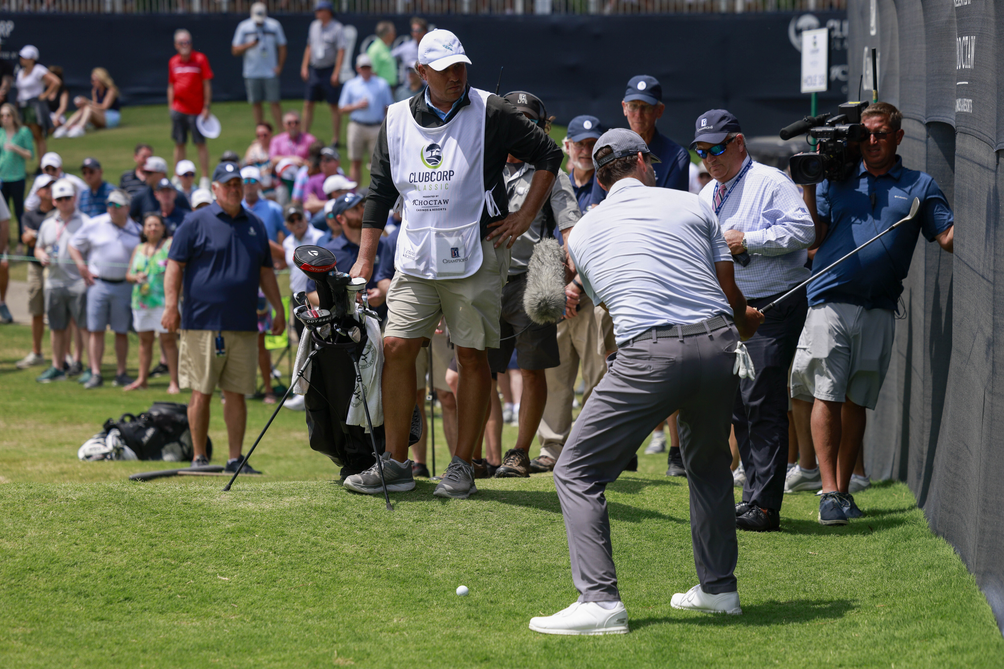 A return home: Former Cowboys QB Tony Romo takes lead in first round of  ClubCorp Classic