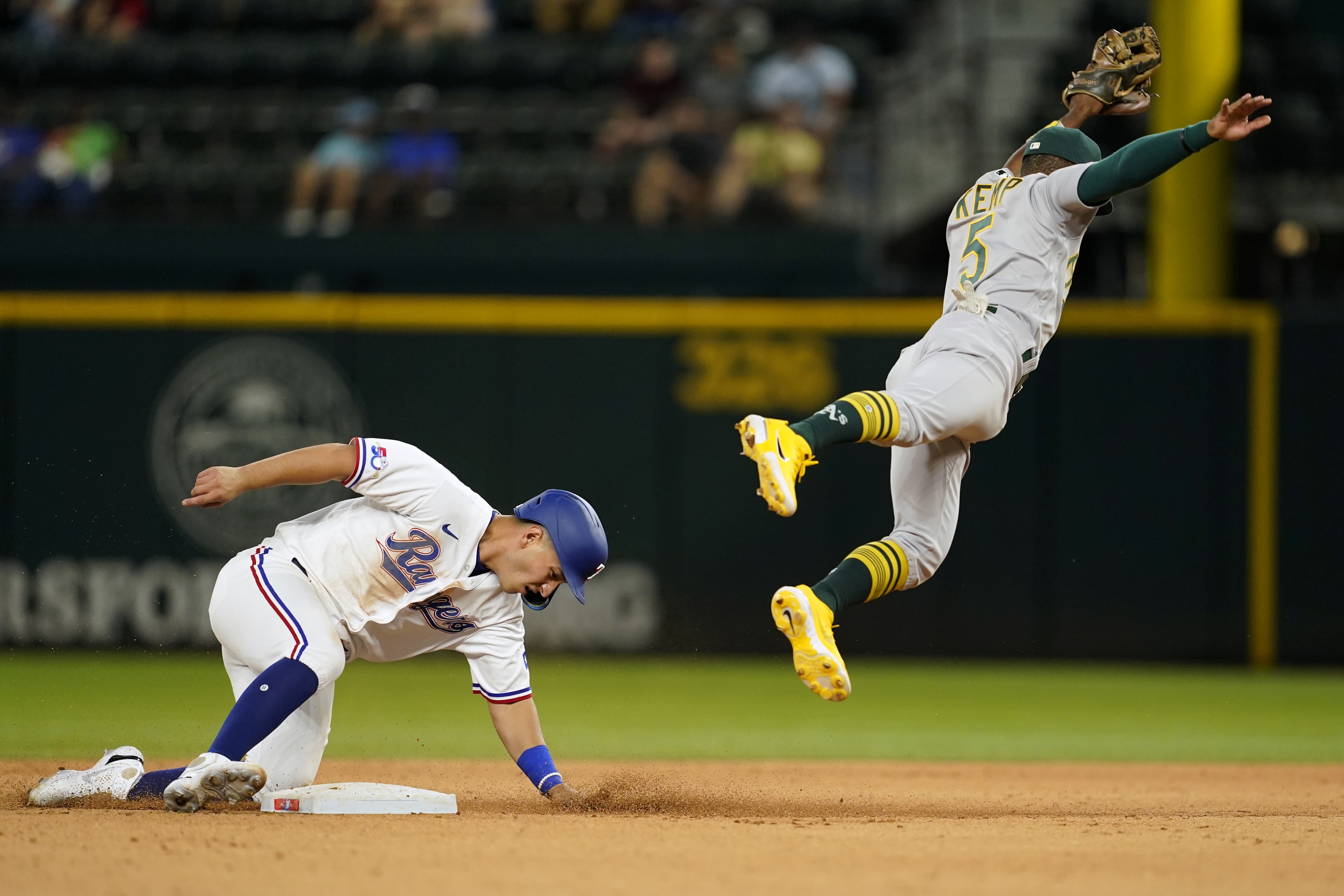 El Tipo! Texas Rangers come all the way back to beat Giants - Lone