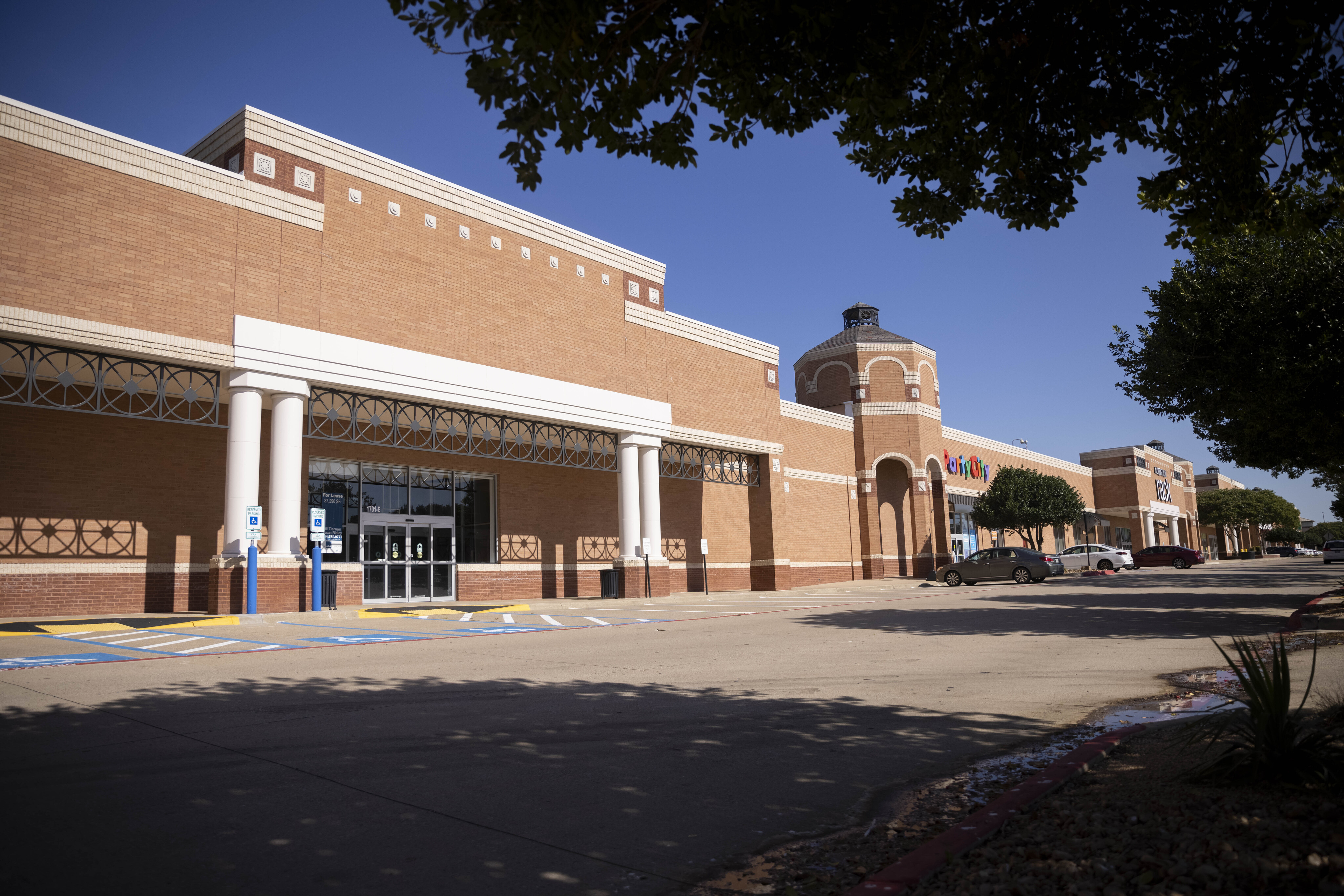 West Plano Kohl's moves just a bit, to a prime spot across from the new  H-E-B