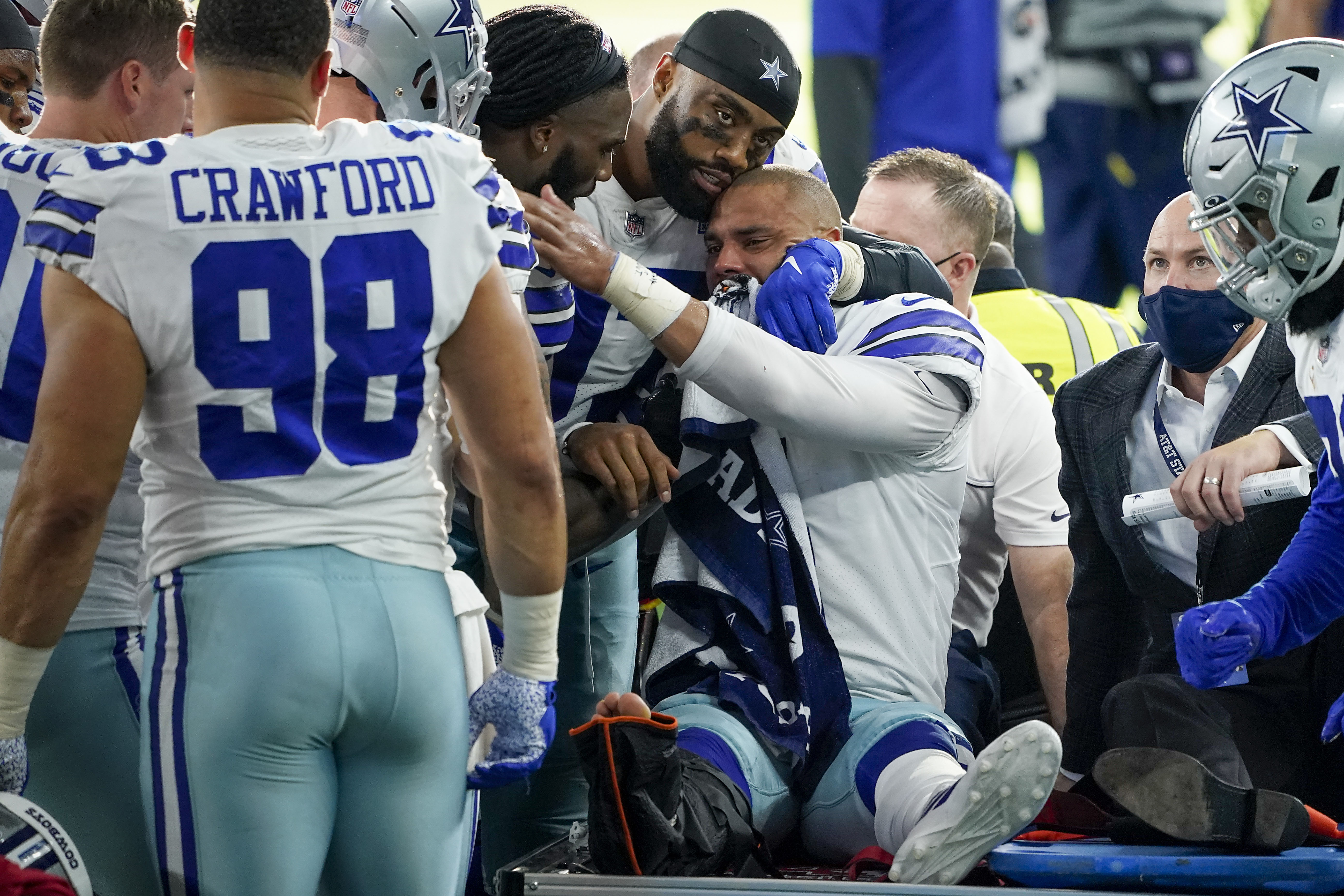 Dak Prescott injured as Cowboys rally for 37-34 win over Giants