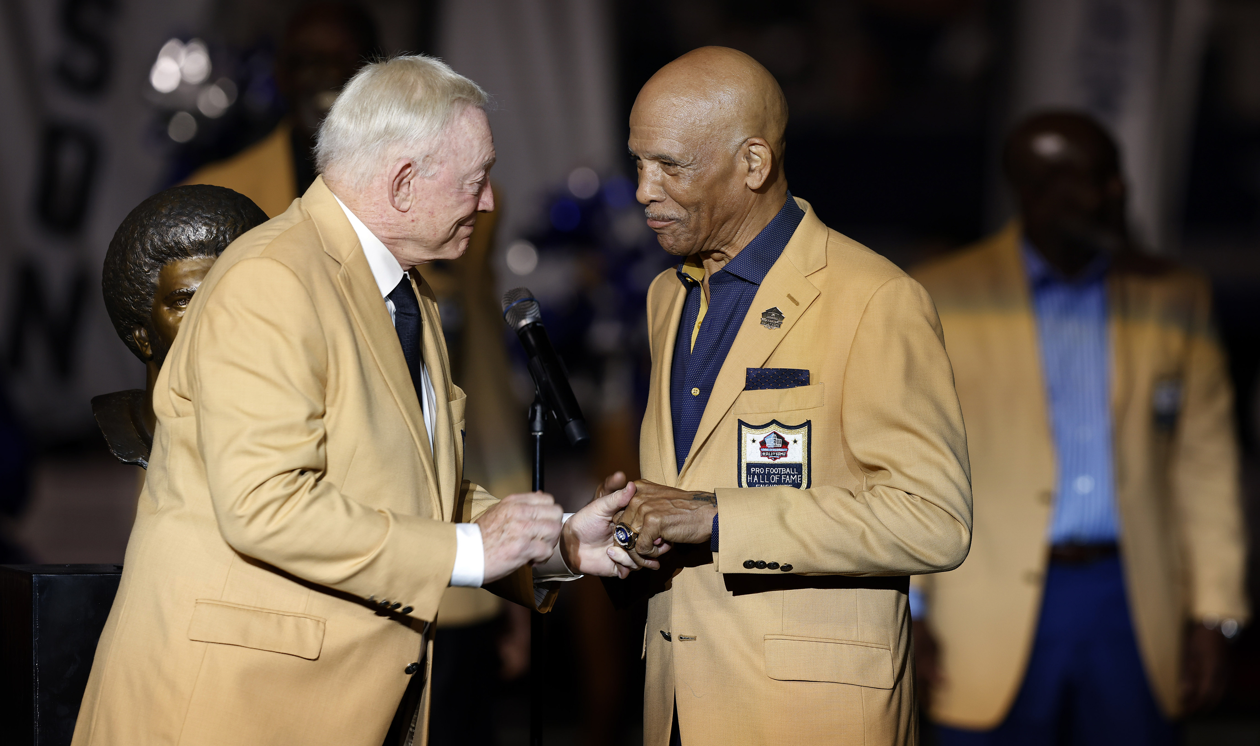 Drew Pearson criticizes Jerry Jones, calls for larger Ring of Honor - On3