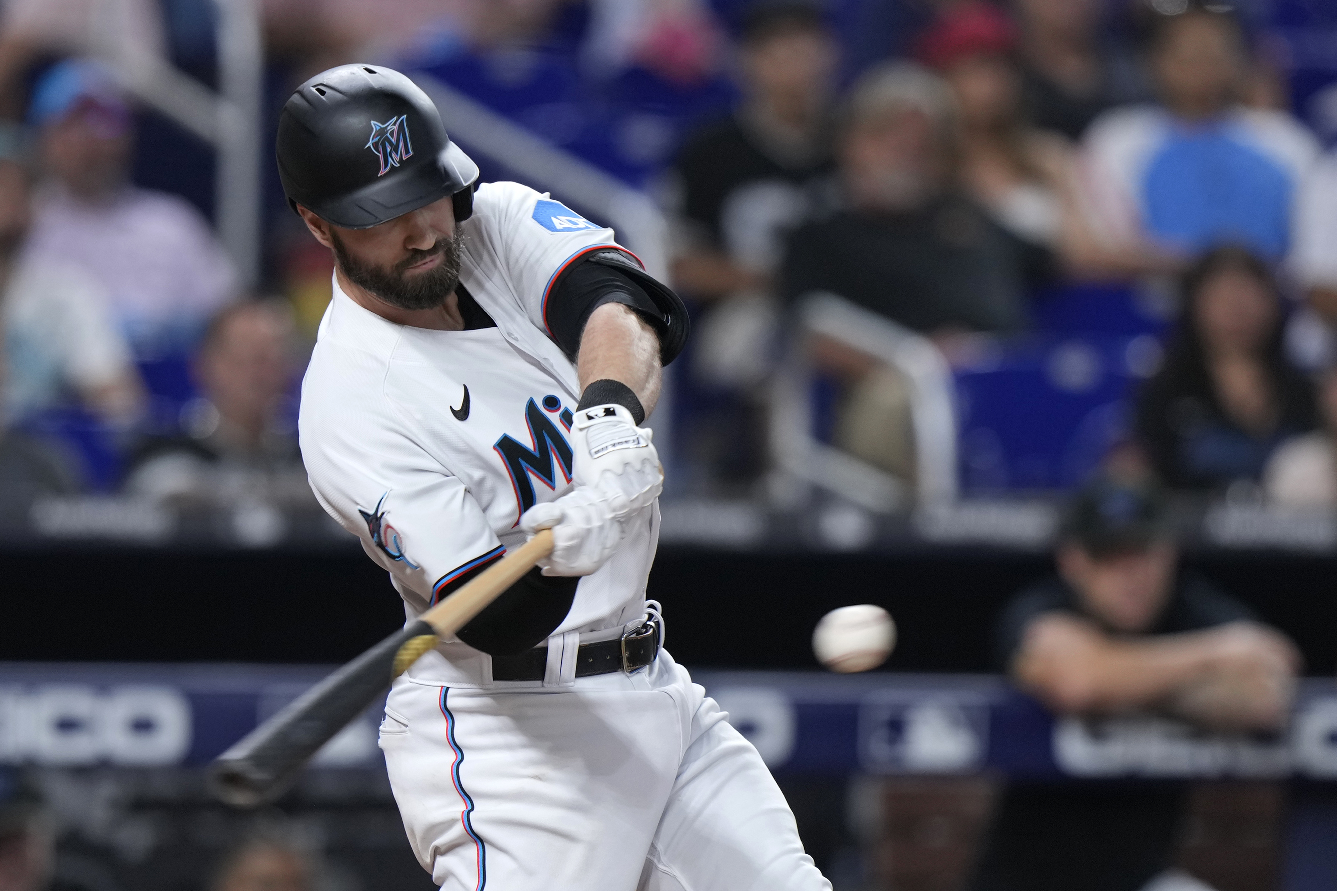 Late homers lift Marlins to series-opening win over Astros