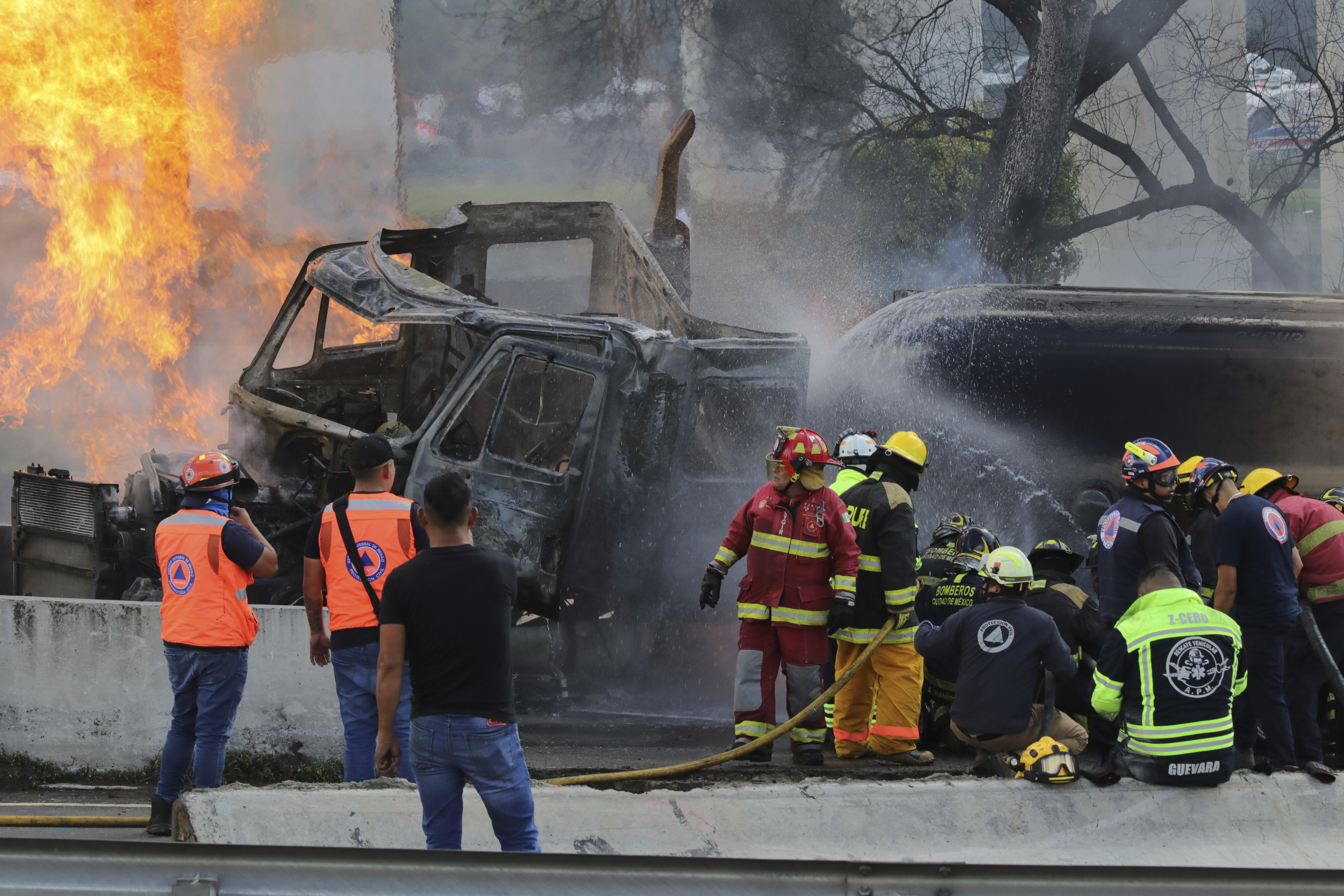 Tres muertos deja accidente de avión de la Marina en Texas, image size:2976x1984