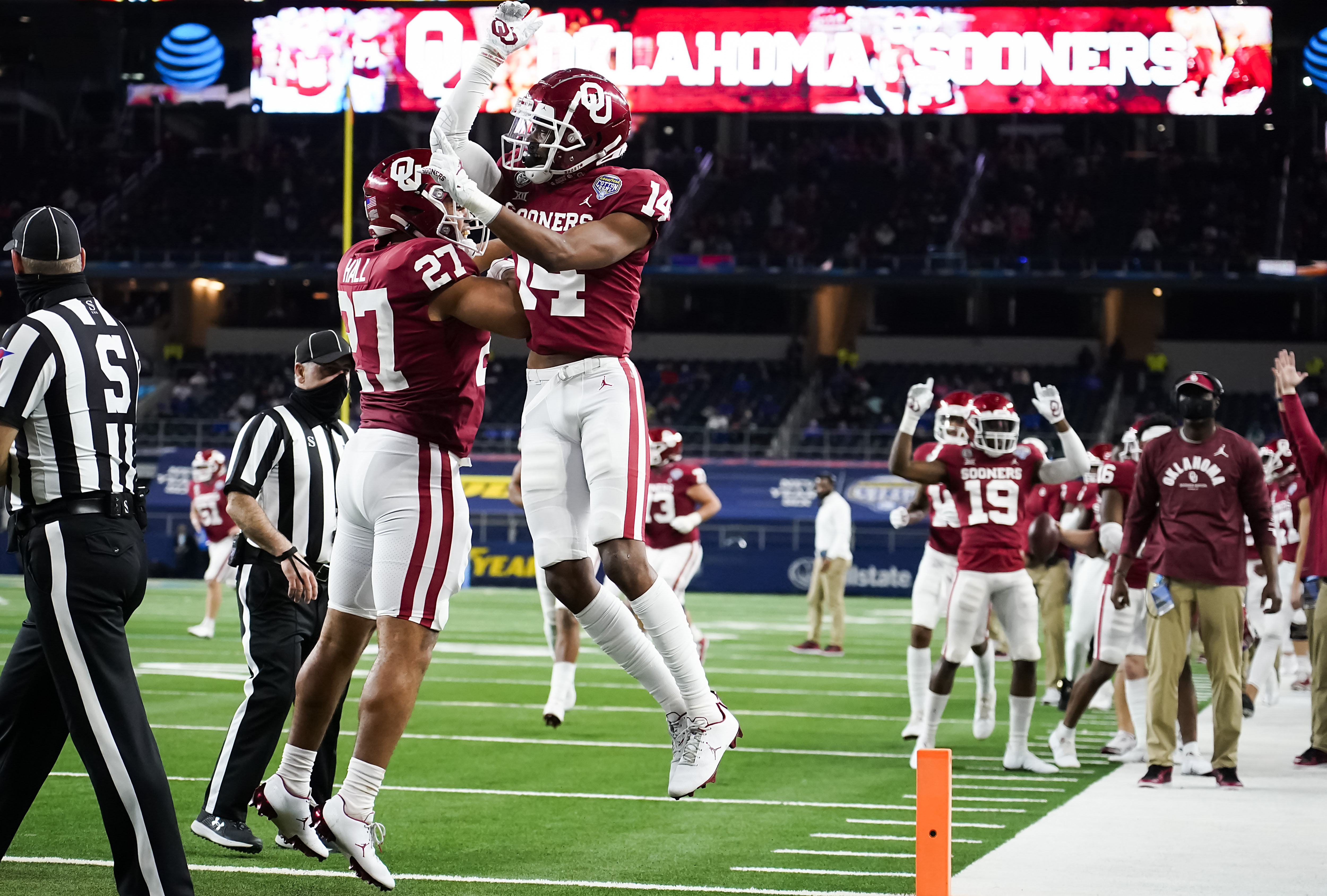 Record-Setting Rout for Sooners in Cotton Bowl Win Over Florida