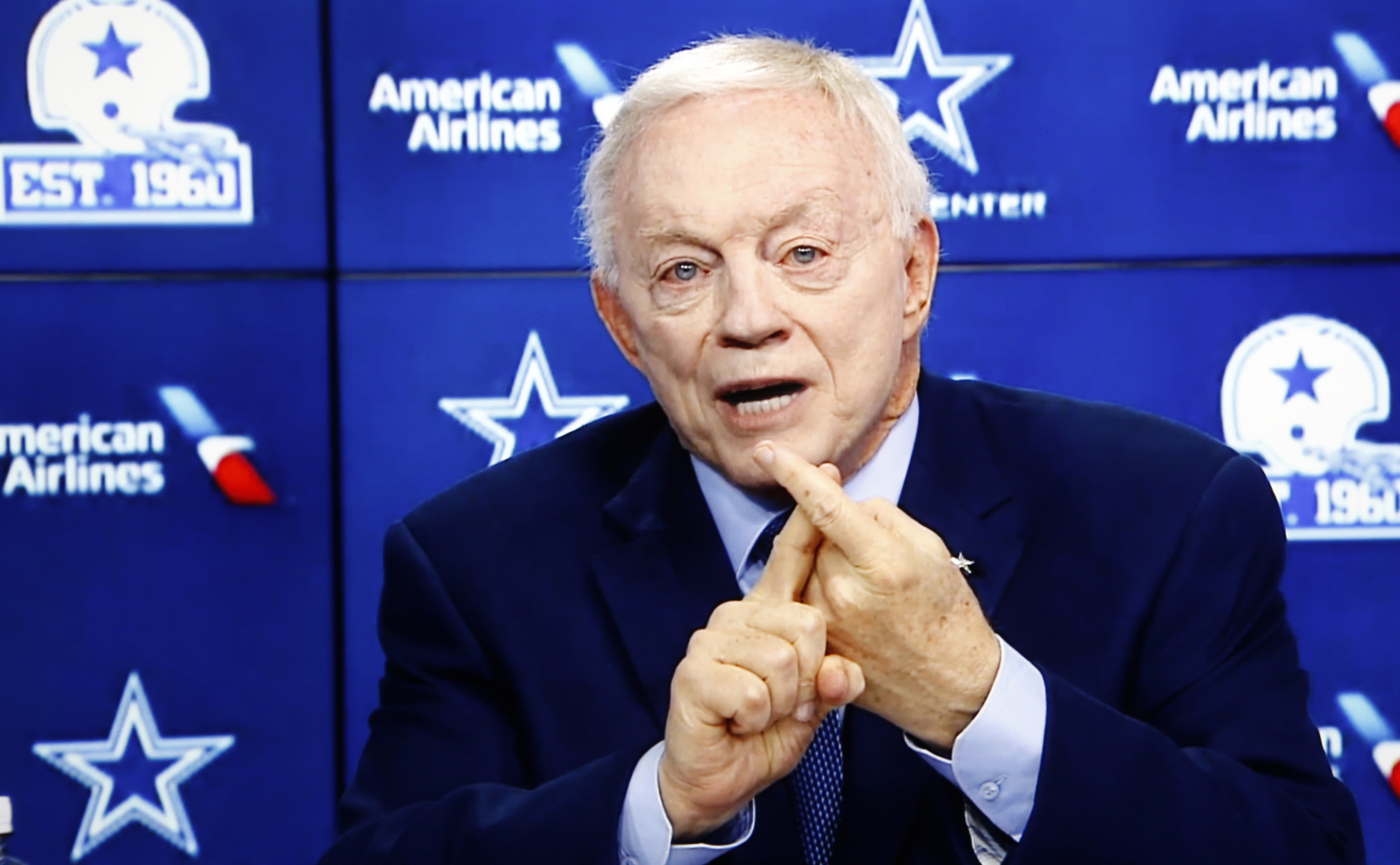 Dallas Cowboys: Owner Jerry Jones not talking about anthem - Sports  Illustrated