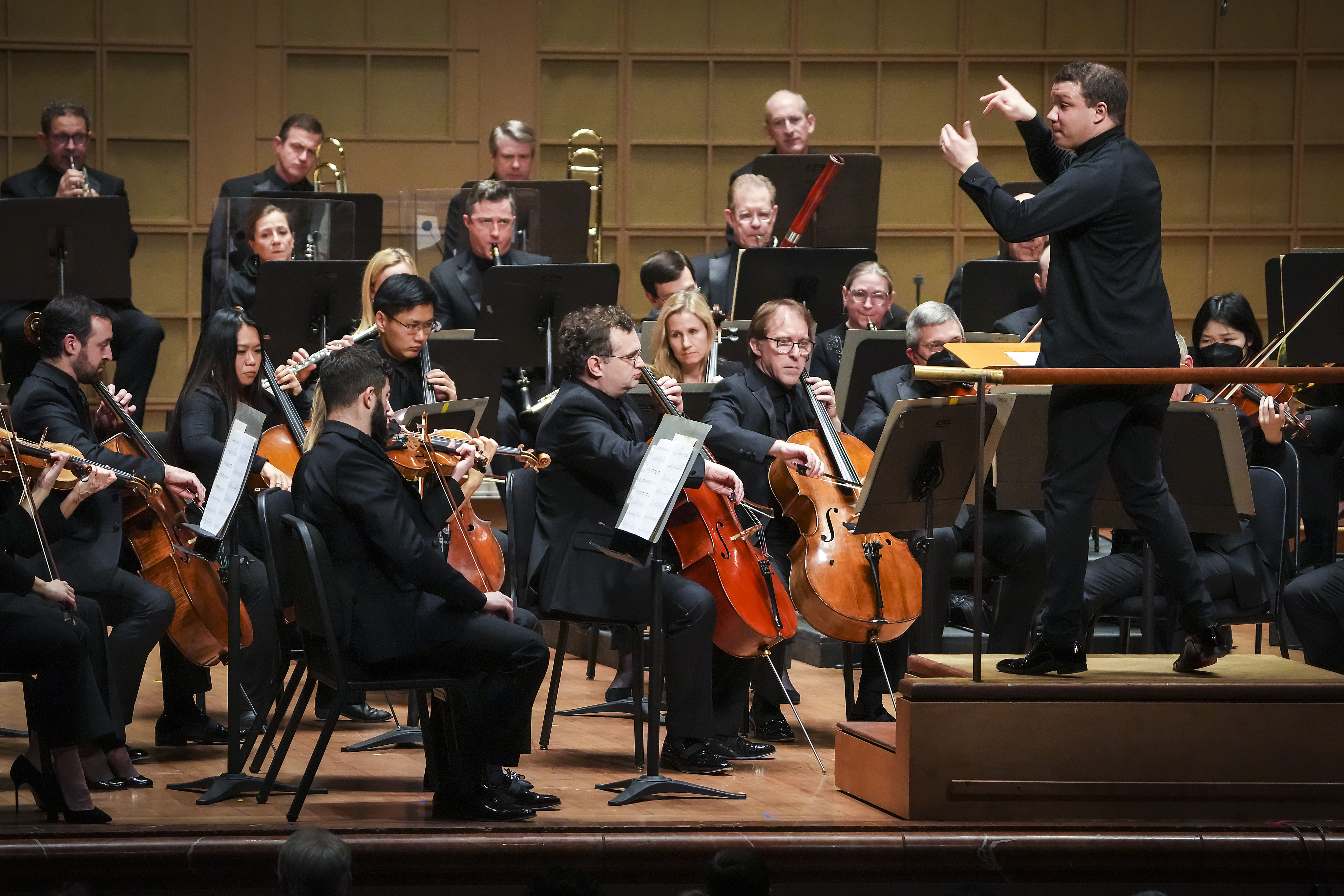 At Dallas Symphony concert, Pinchas Zukerman doubles as