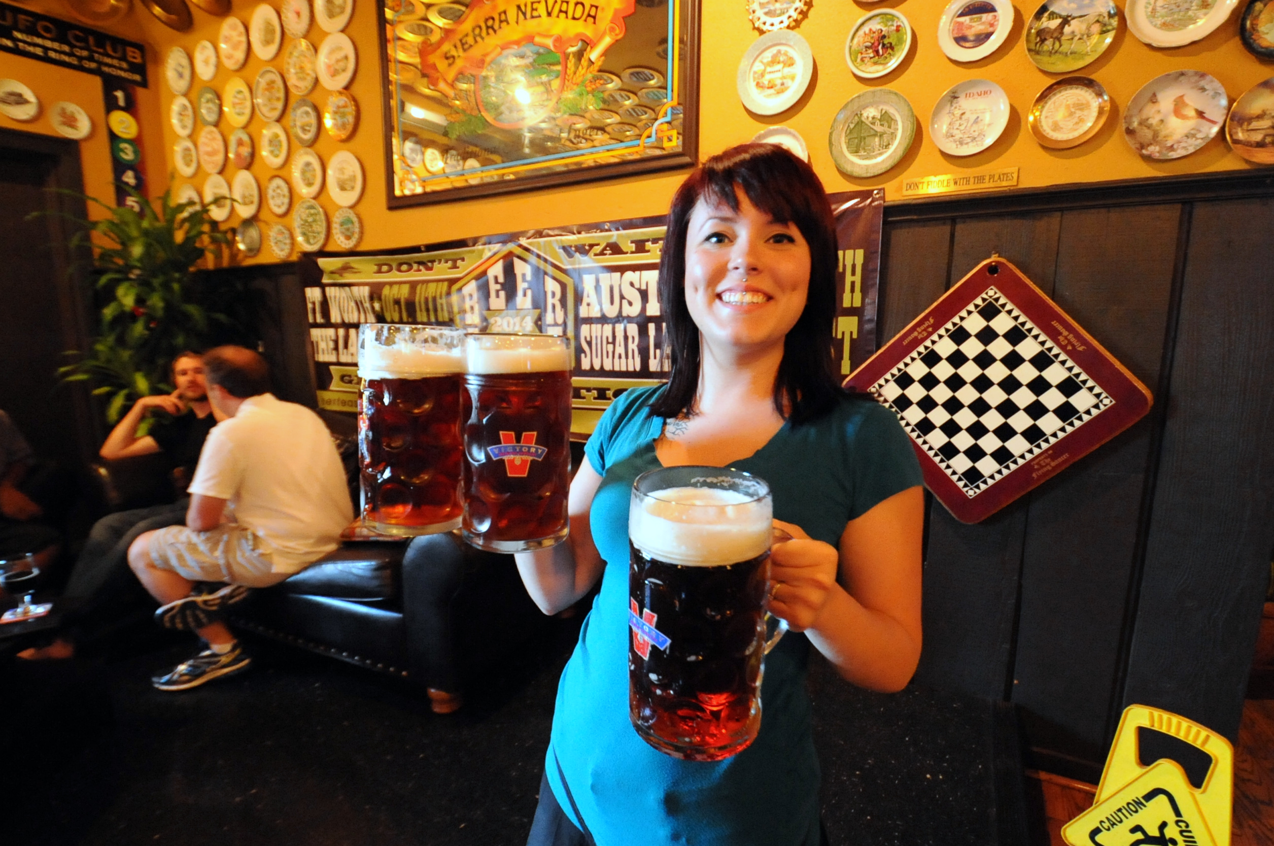 After 25 years, Flying Saucer in Addison is closing