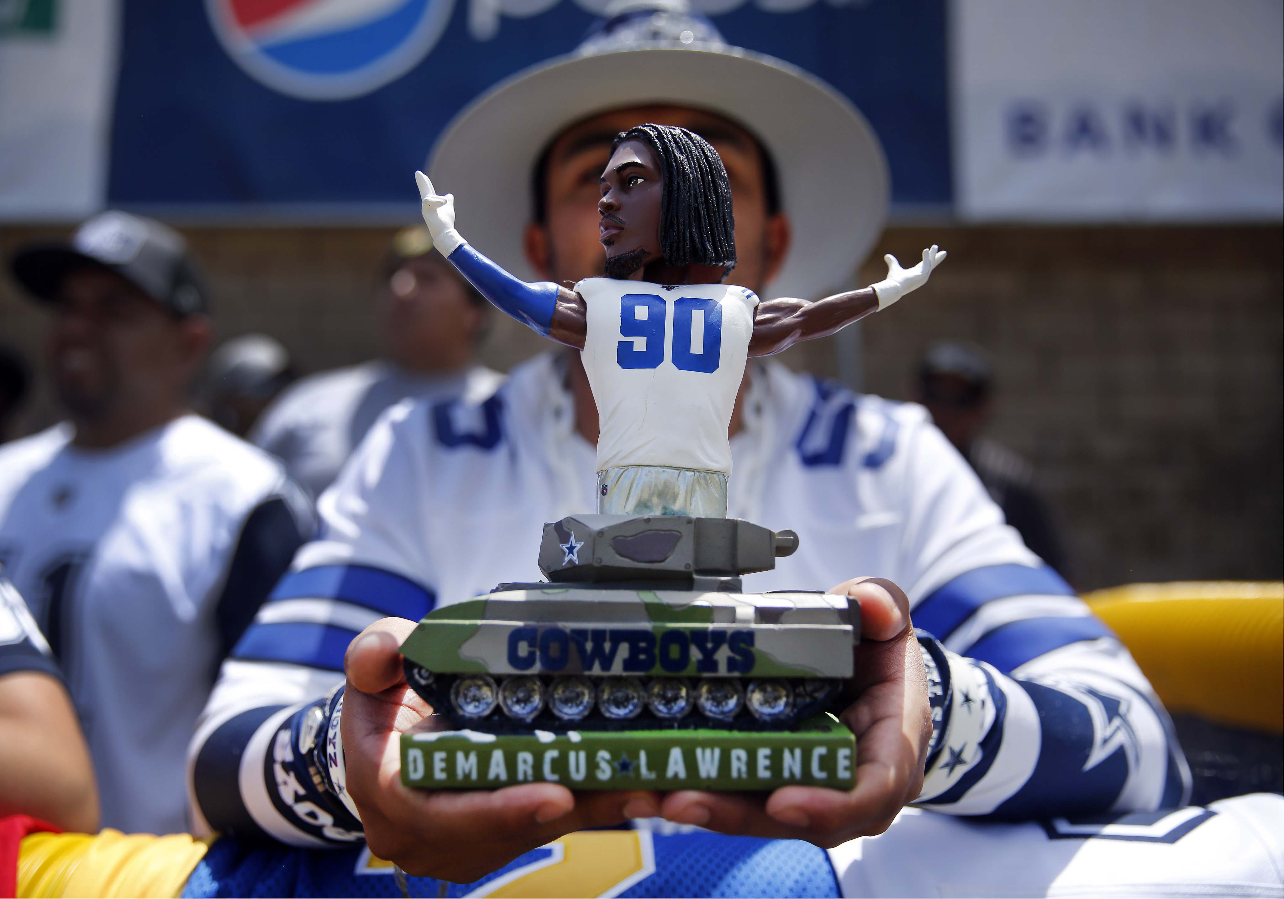 Dallas Cowboys Mascot Rowdy Scoreboard Limited Edition Bobble