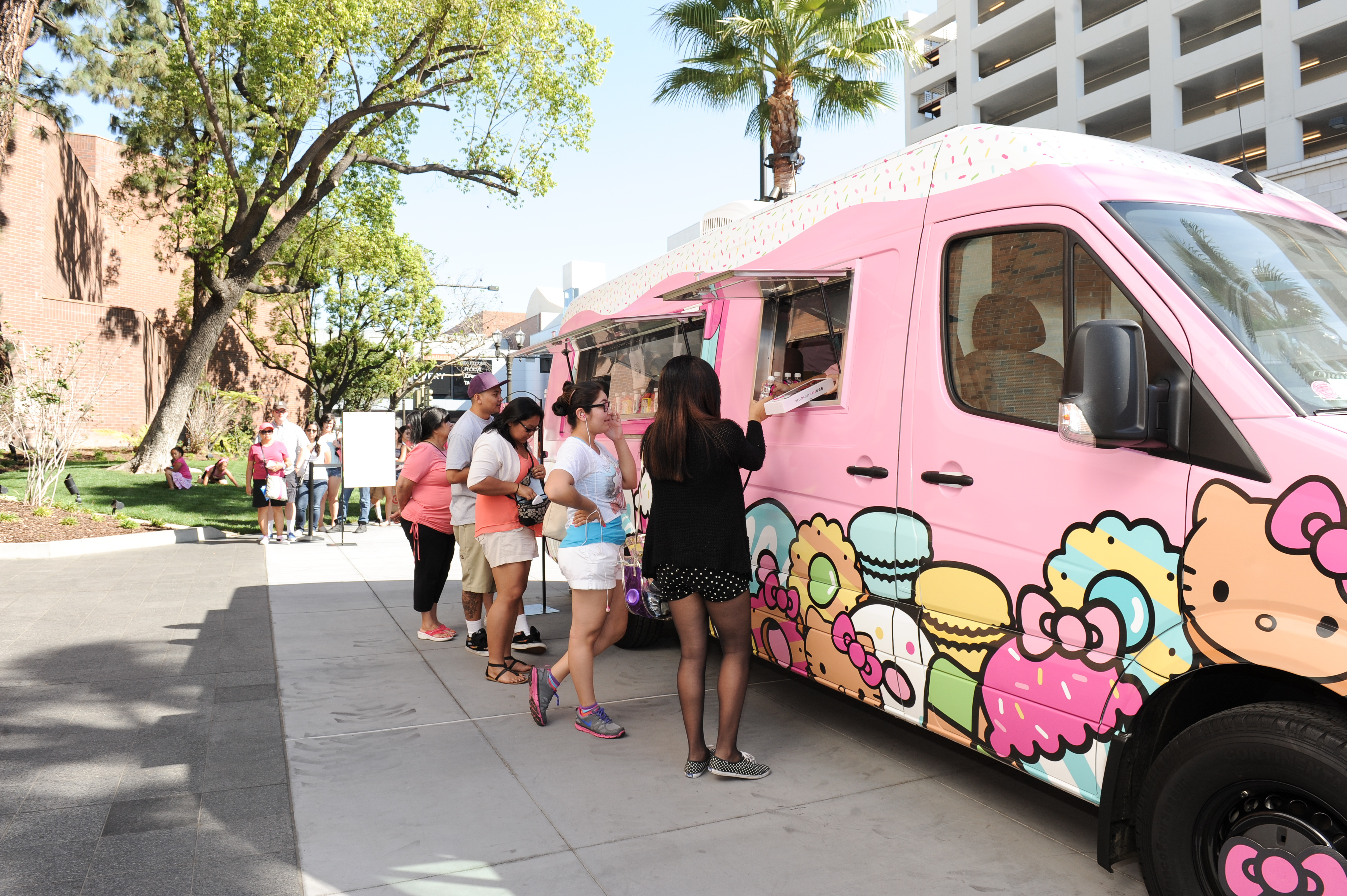 Hello Kitty Cafe Truck to stop at Garden State Plaza