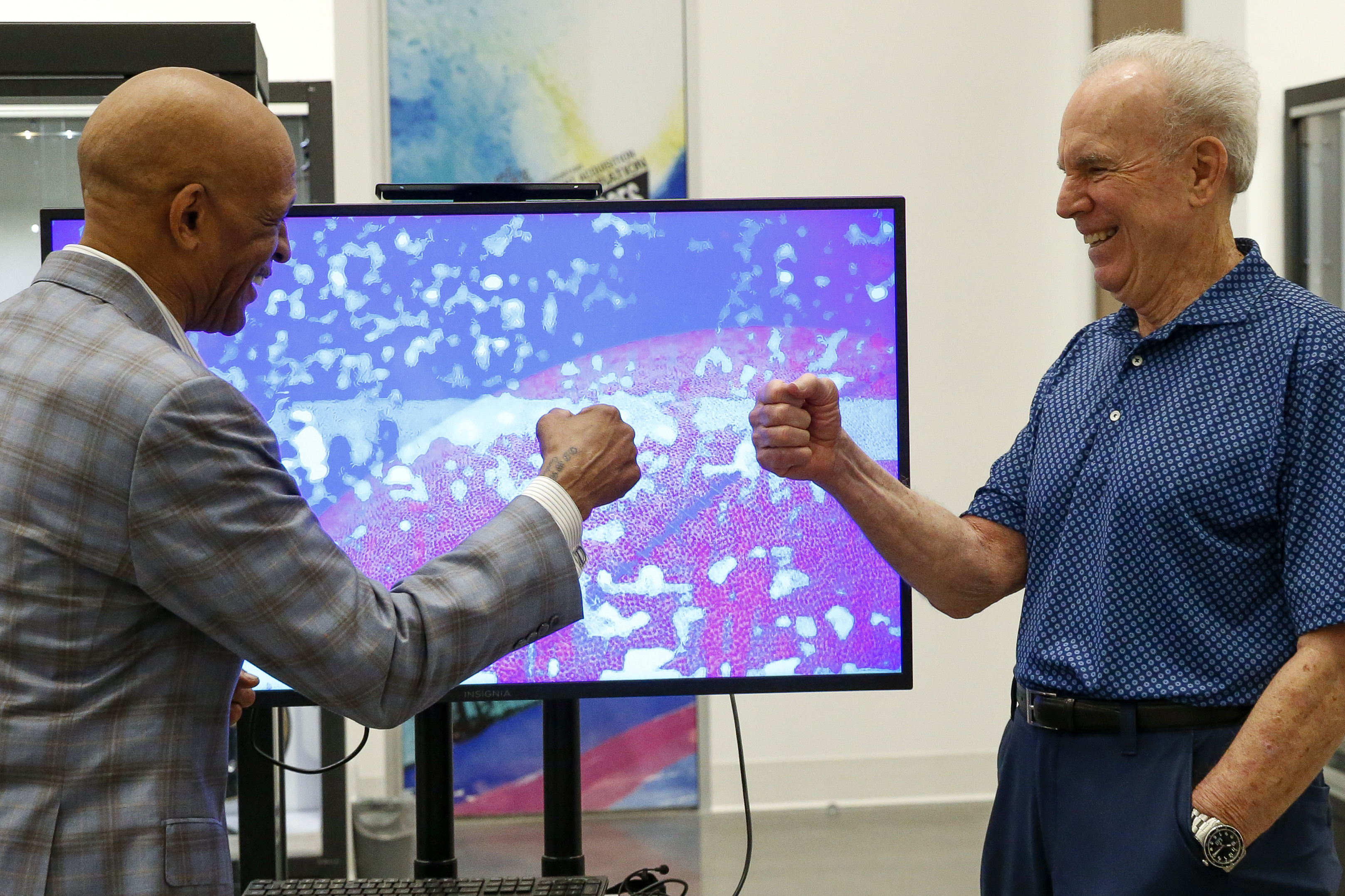 Dallas Cowboys Stars Roger Staubach, Drew Pearson Connect Again In Hail  Mary NFT