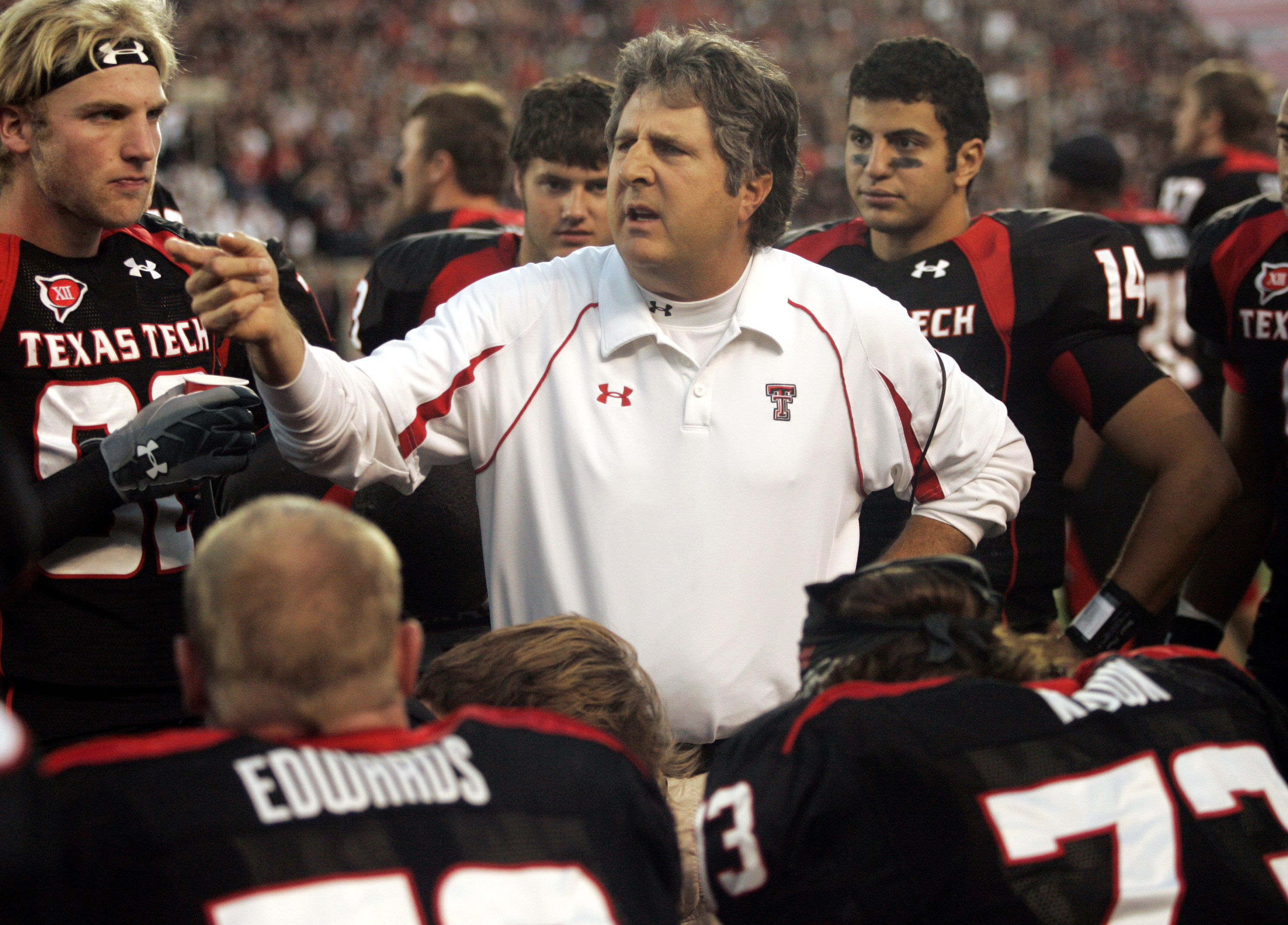 Bigfoot, pirates, Geronimo and occasionally football: Mike Leach could talk  about anything